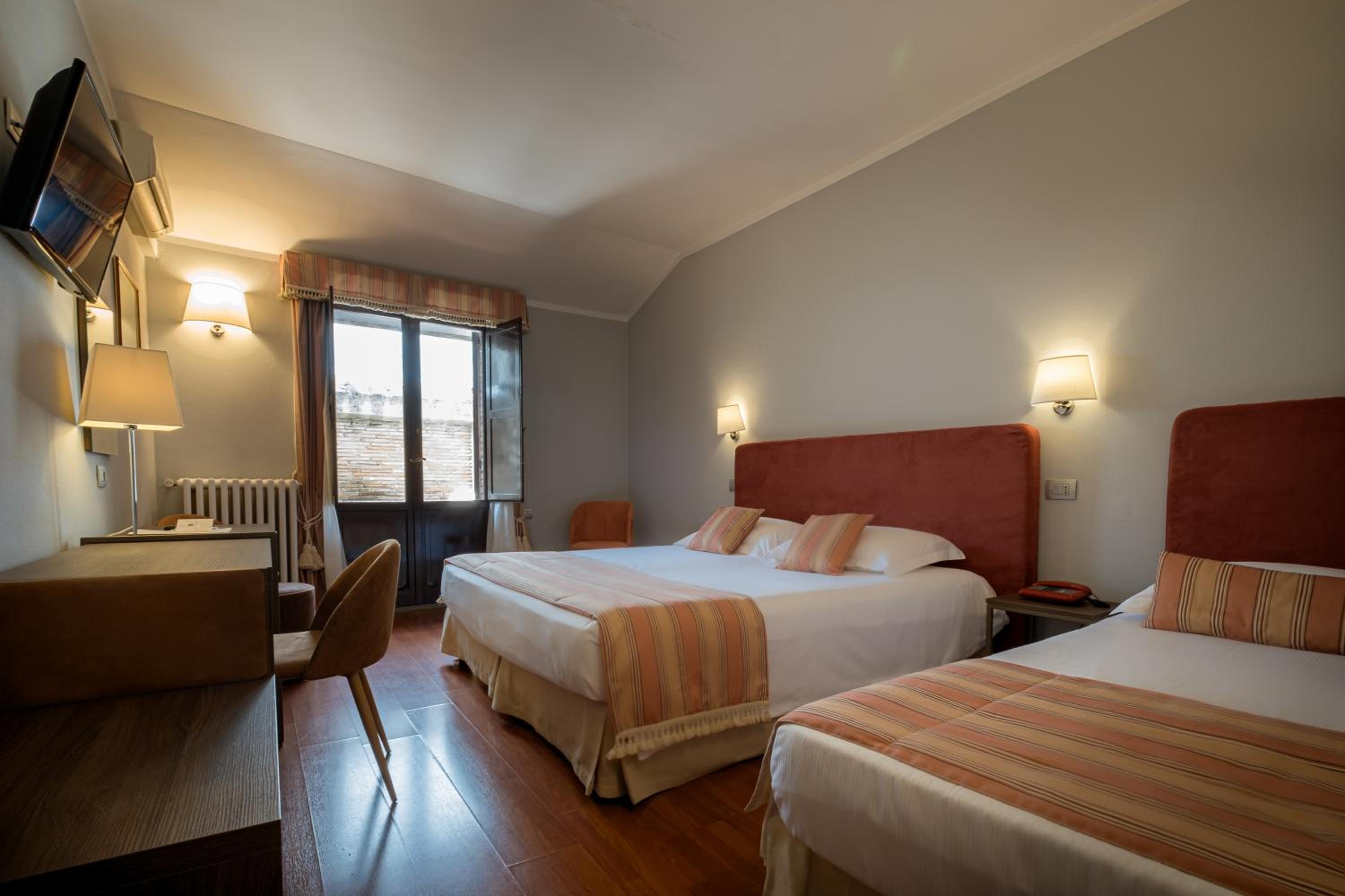 Triple Room - Photo 1