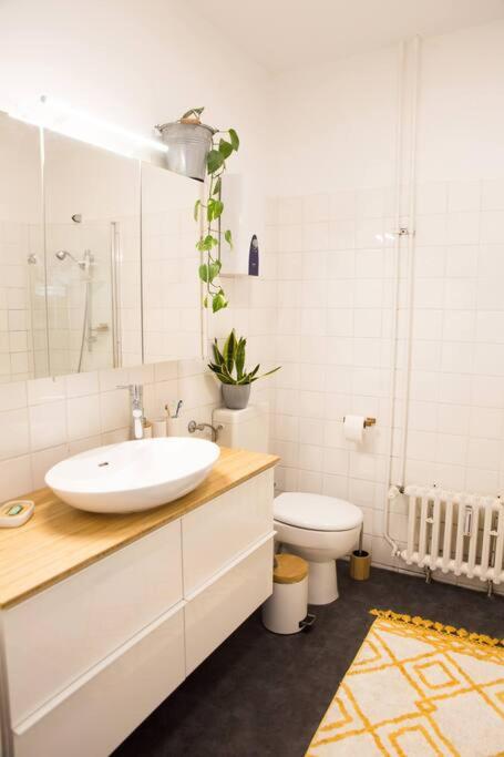 Three-Bedroom Apartment photo 3