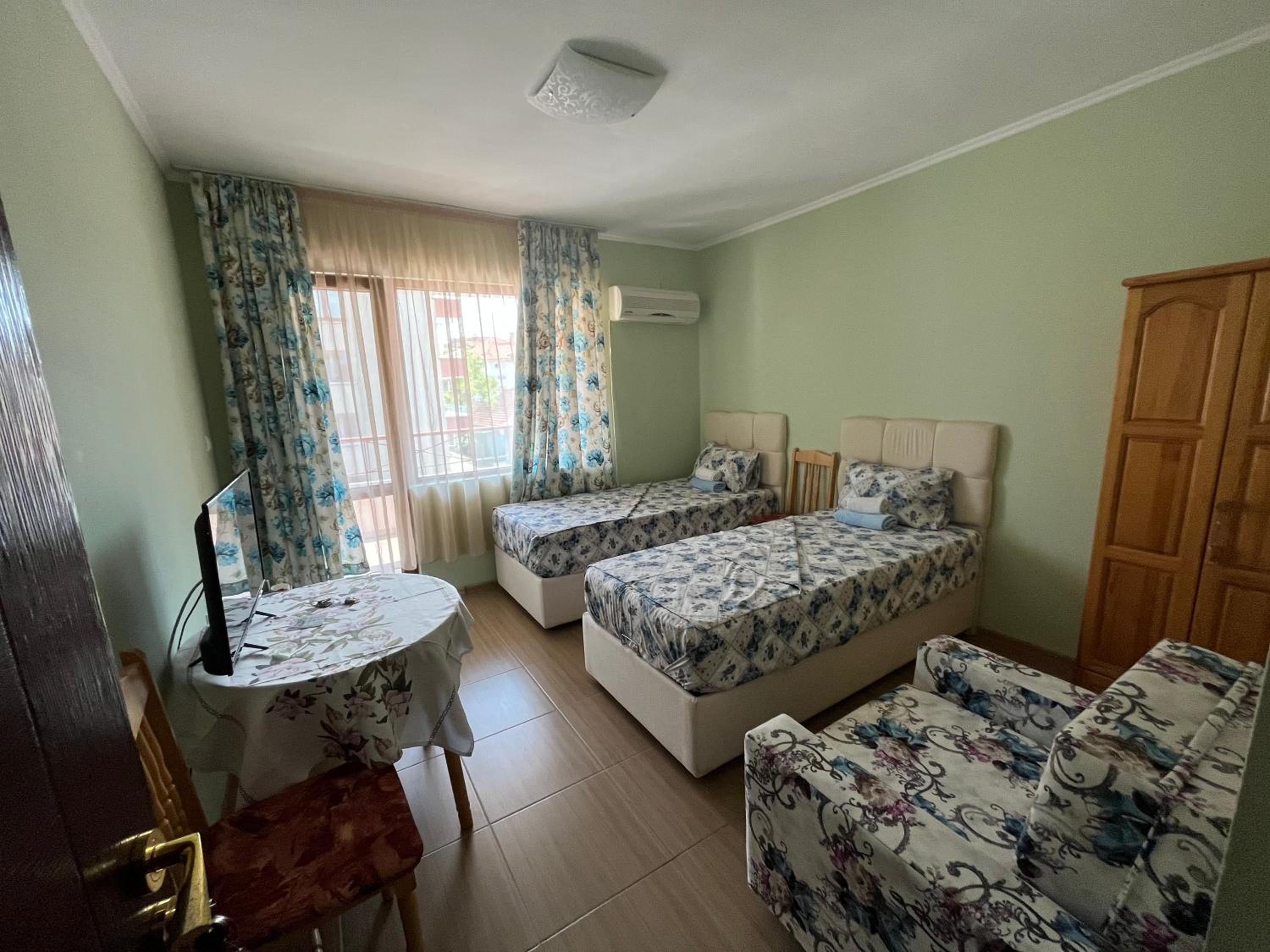 Single Room with Private External Bathroom