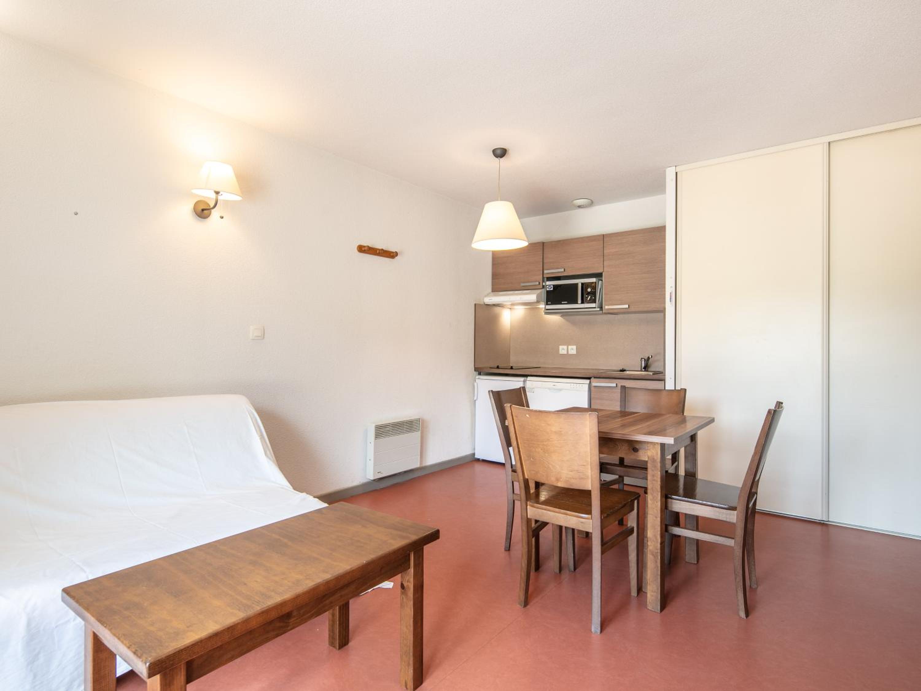 One-Bedroom Apartment (4 Adults) - Photo 3