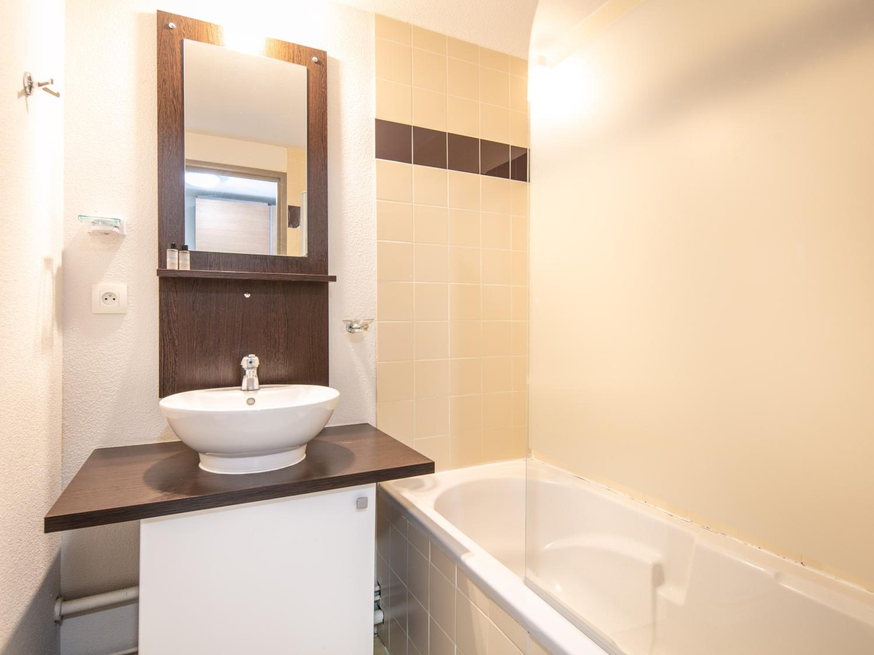 1 Bedroom Apartment with sleeping area and attic for 6 people
