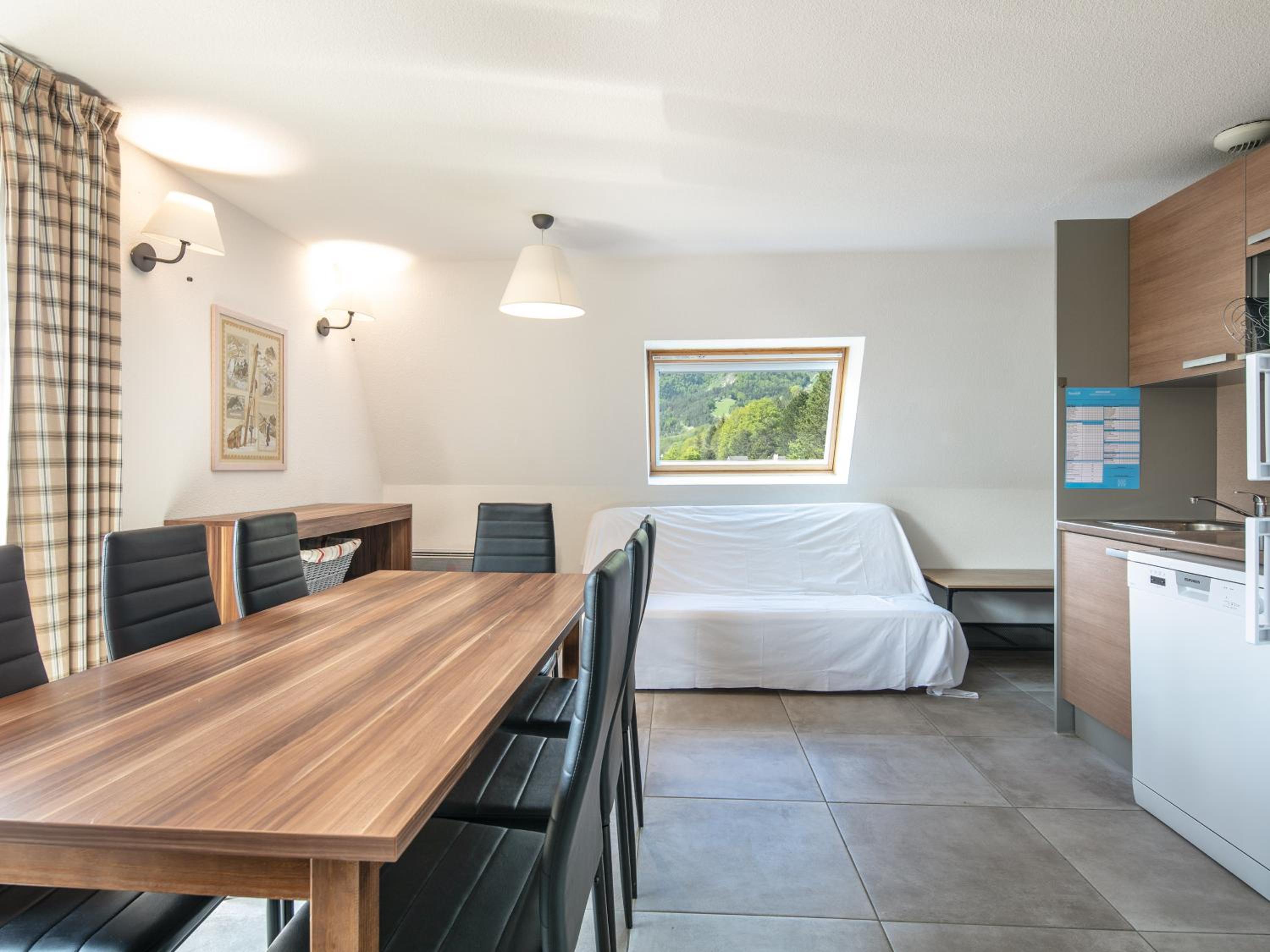 2 Bedroom Apartment with sleeping area for 8 people photo 3