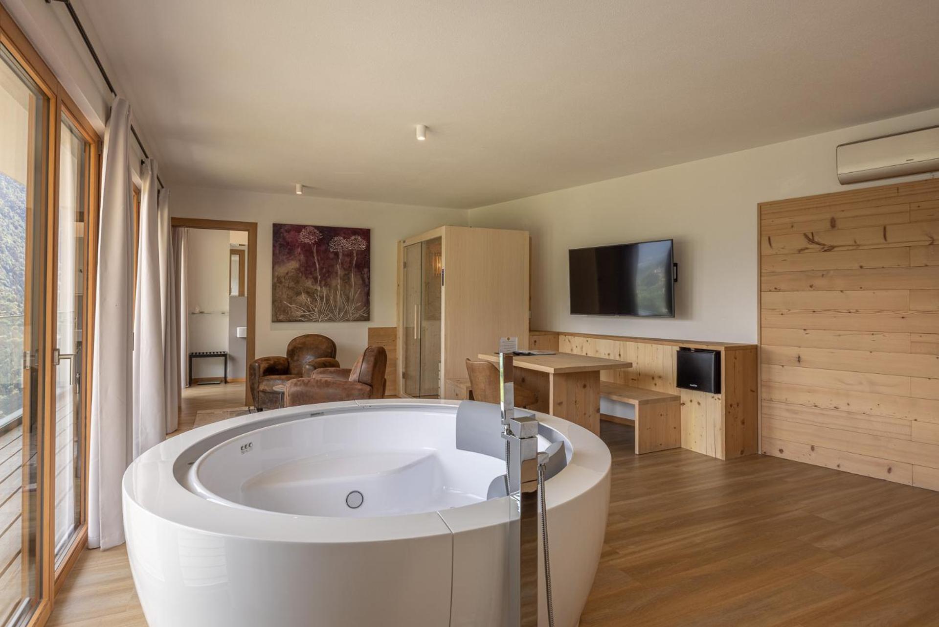 Junior Suite with Terrace - Photo 23