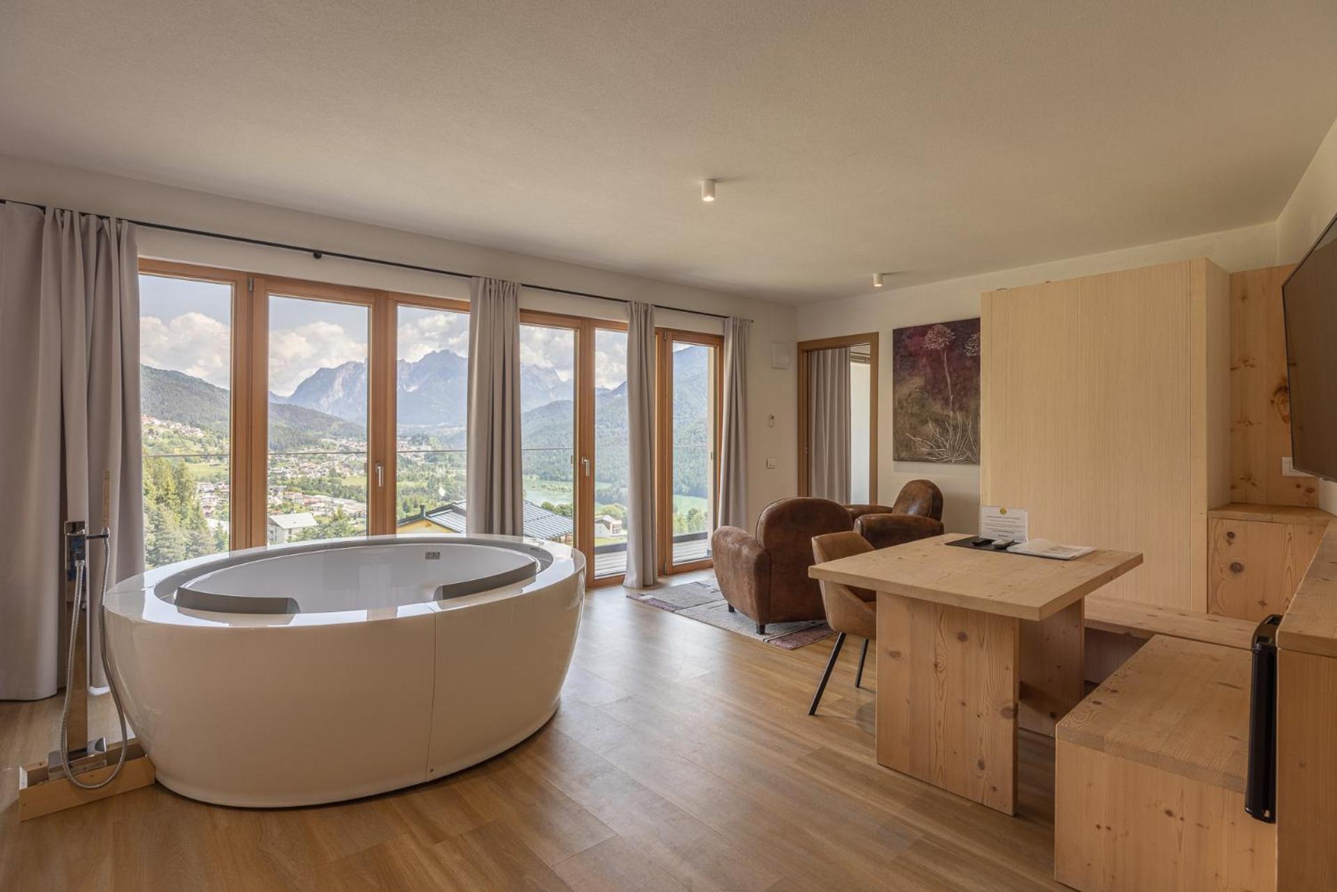Junior Suite with Terrace - Photo 8