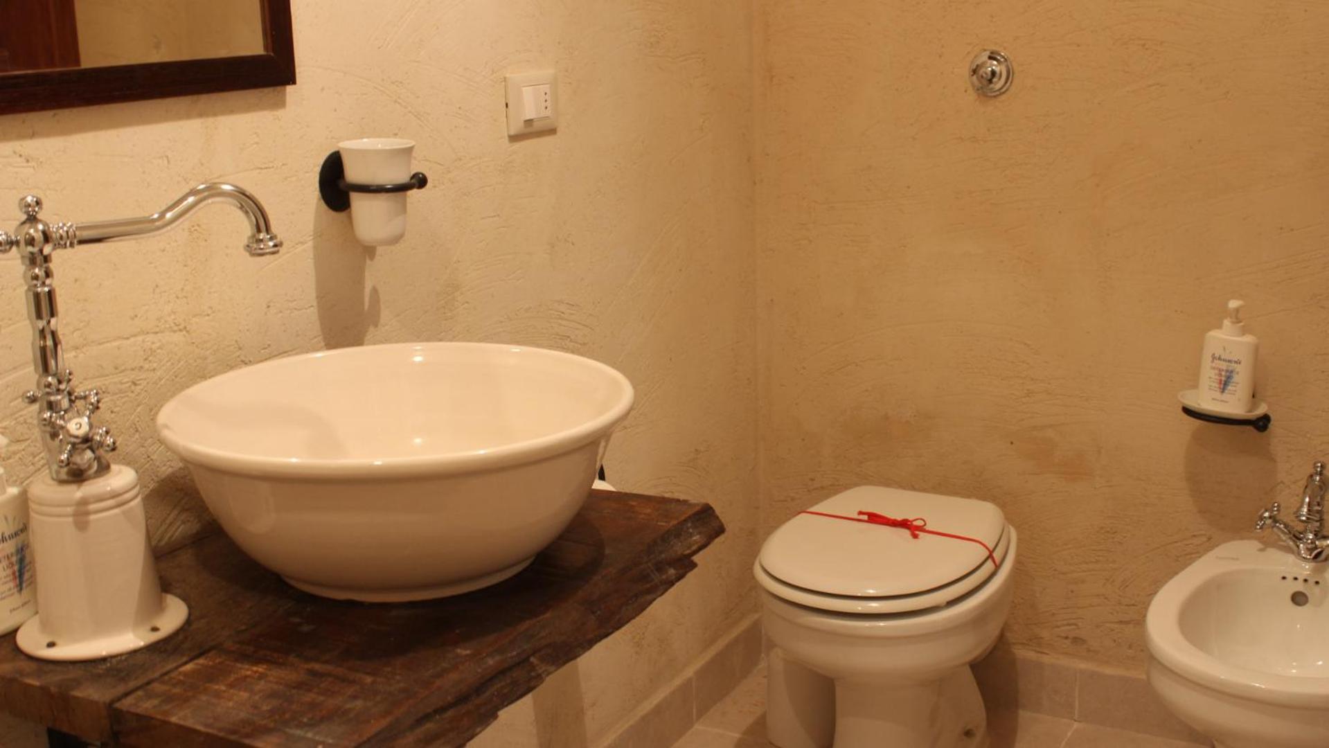 Double Room - Photo 11