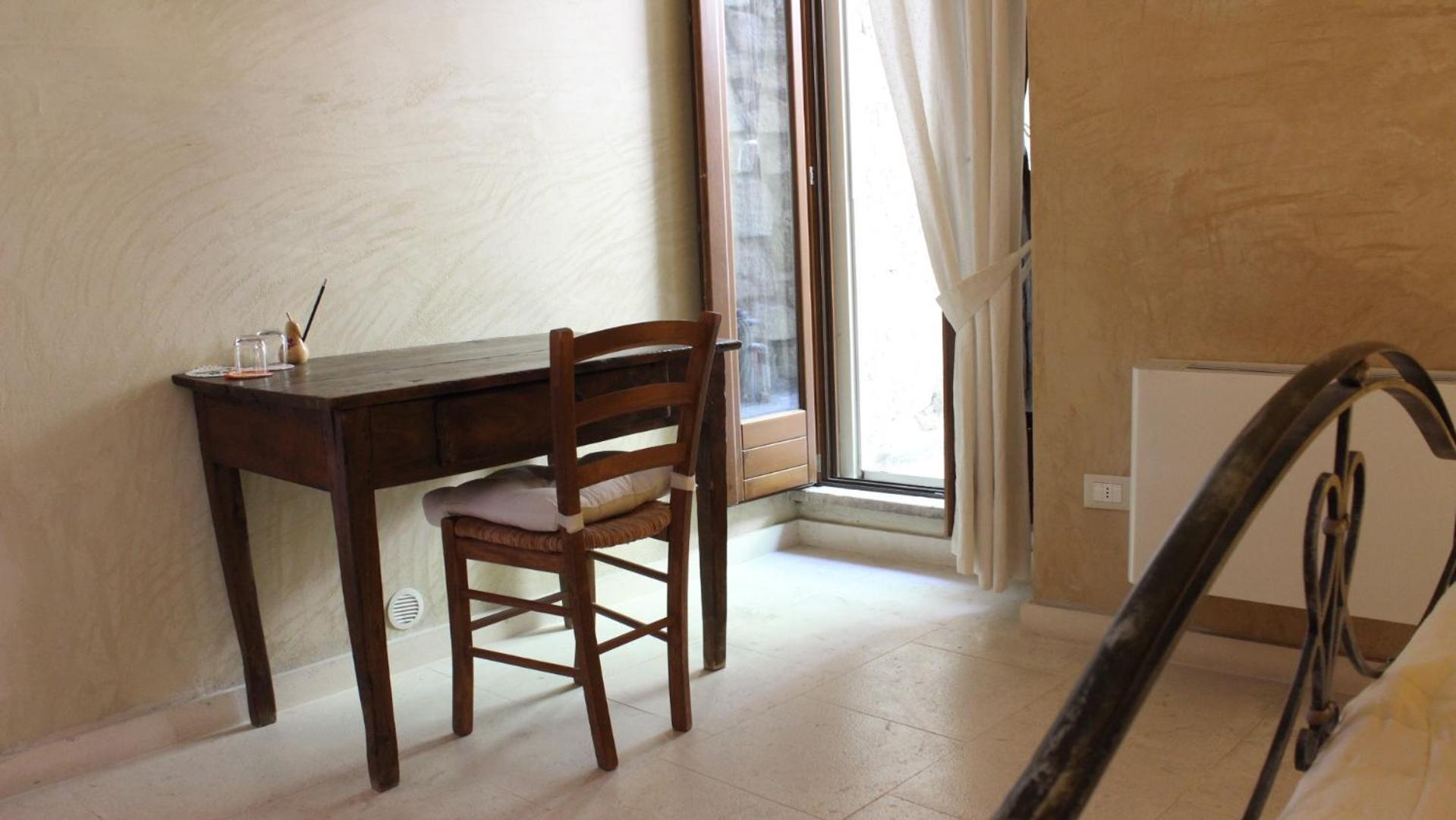 Double Room - Photo 12