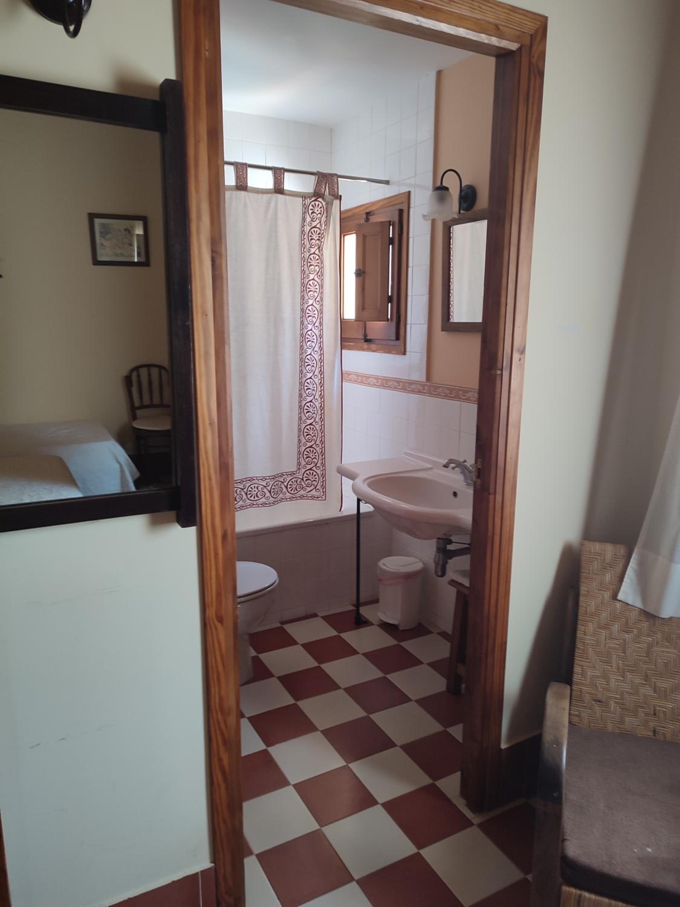 Budget Triple Room photo 2