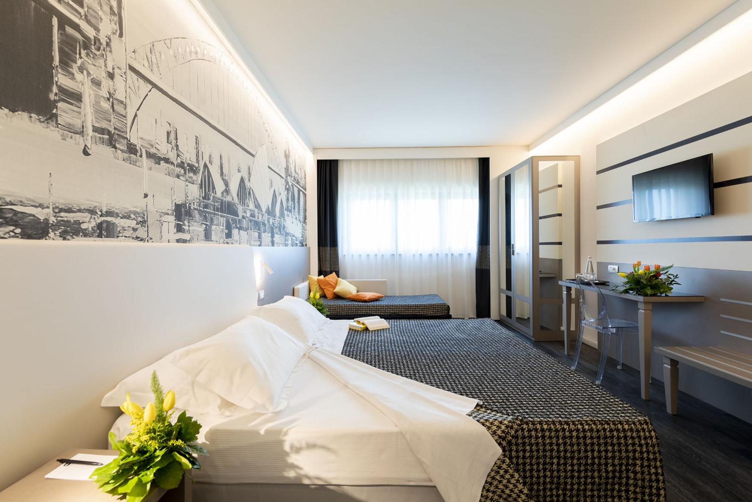 Deluxe Room - Photo 5