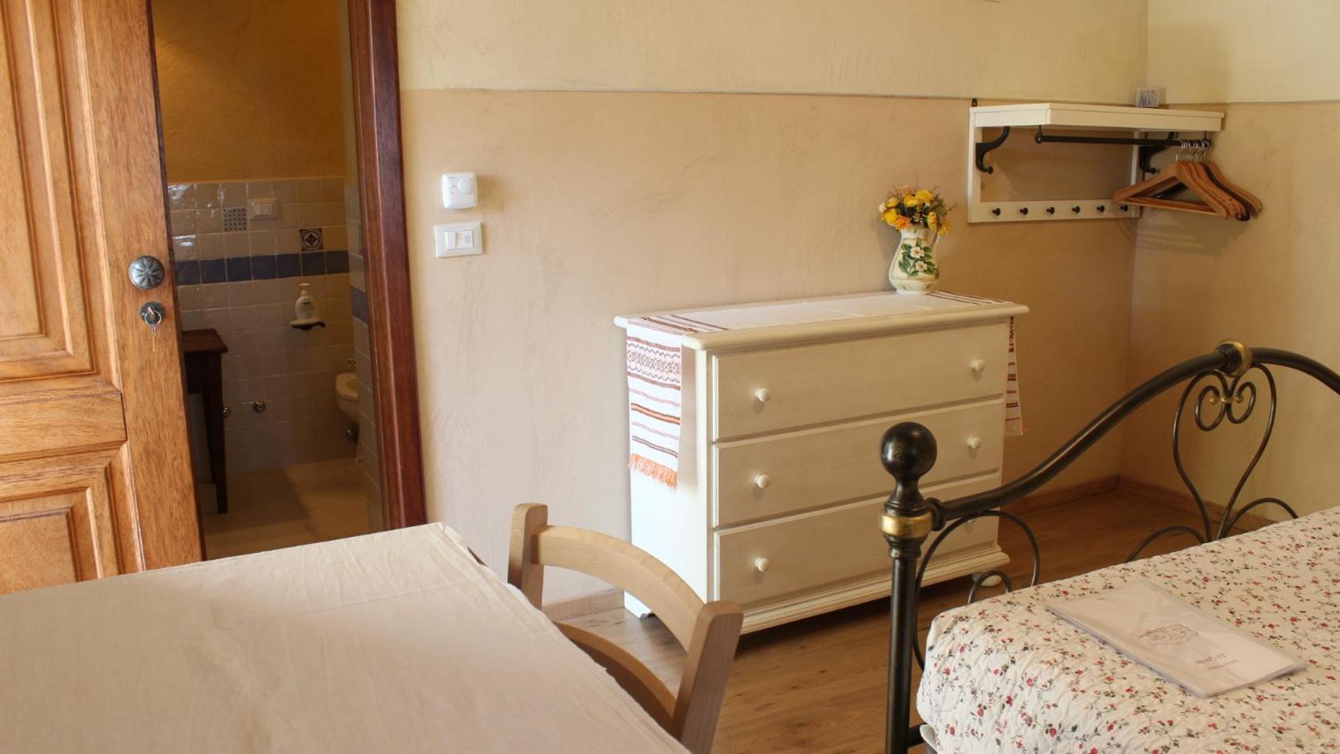Double Room - Photo 2