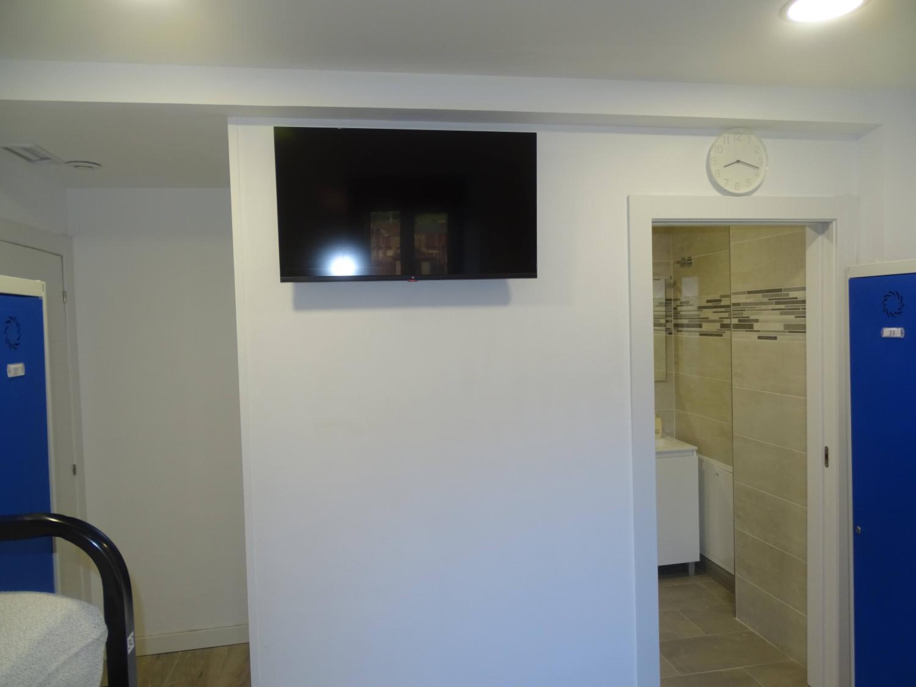 Quadruple Room with Private Bathroom photo 2