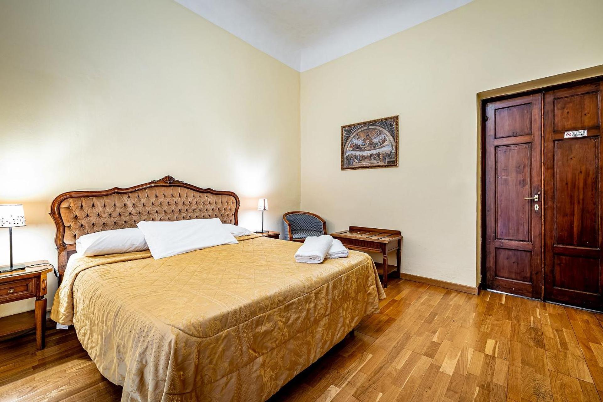 Double or Twin Room with Shared Bathroom photo 2