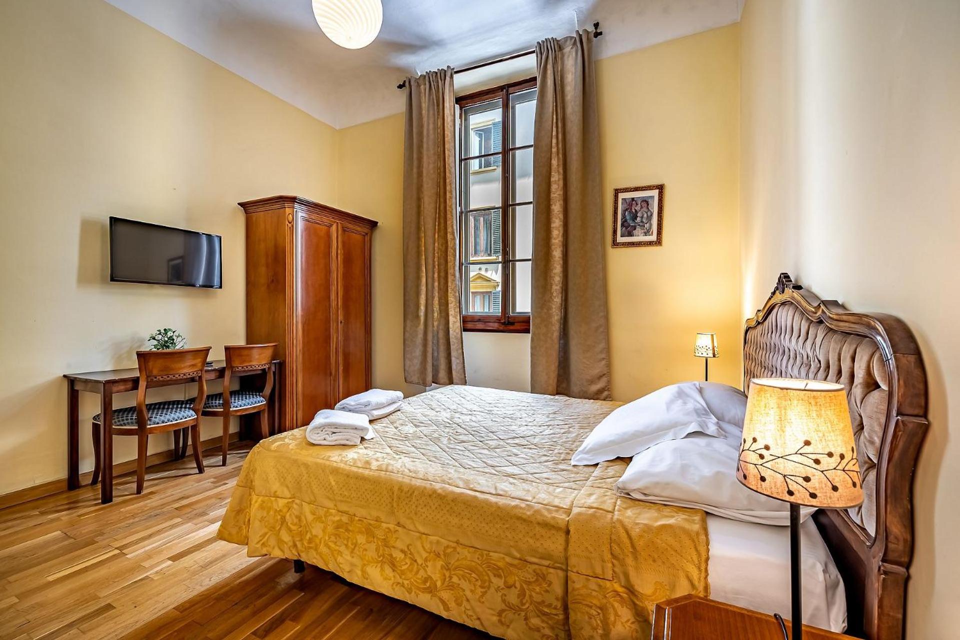 Double or Twin Room with Shared Bathroom photo 3