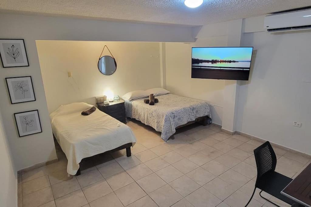 One-Bedroom Apartment photo 1