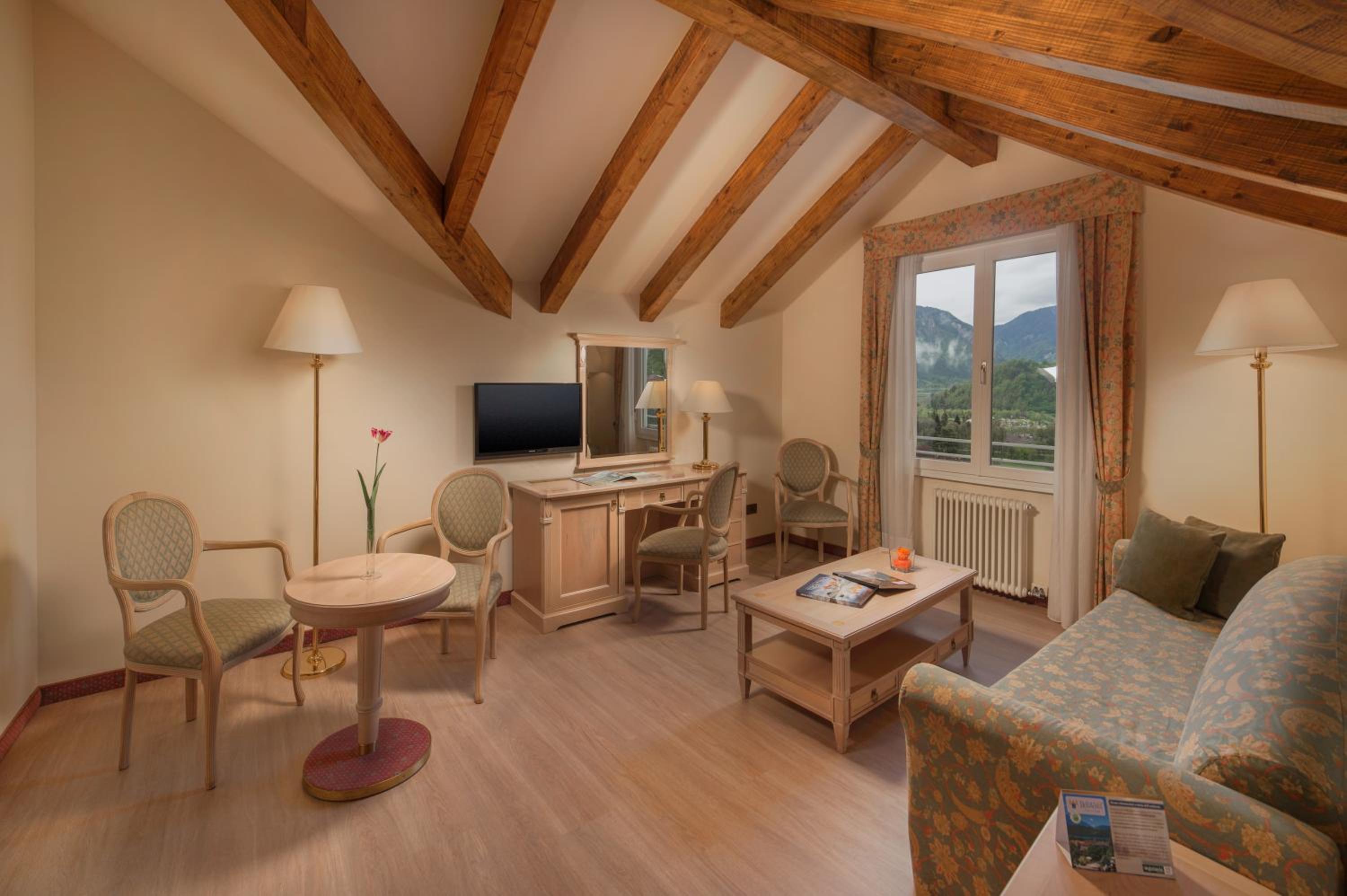 Suite with Lake View and Spa access photo 2