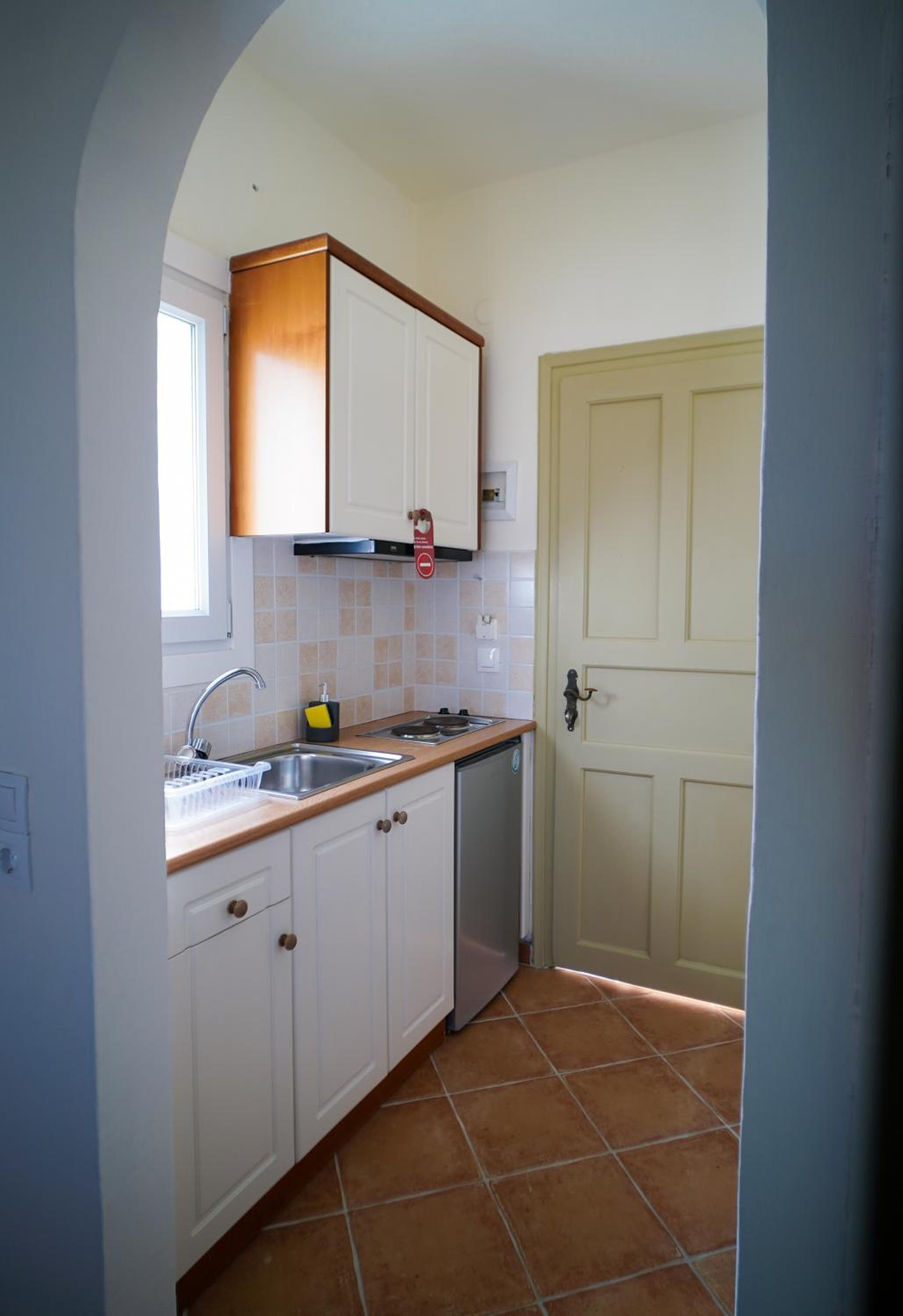 Studio Apartment - Photo 12