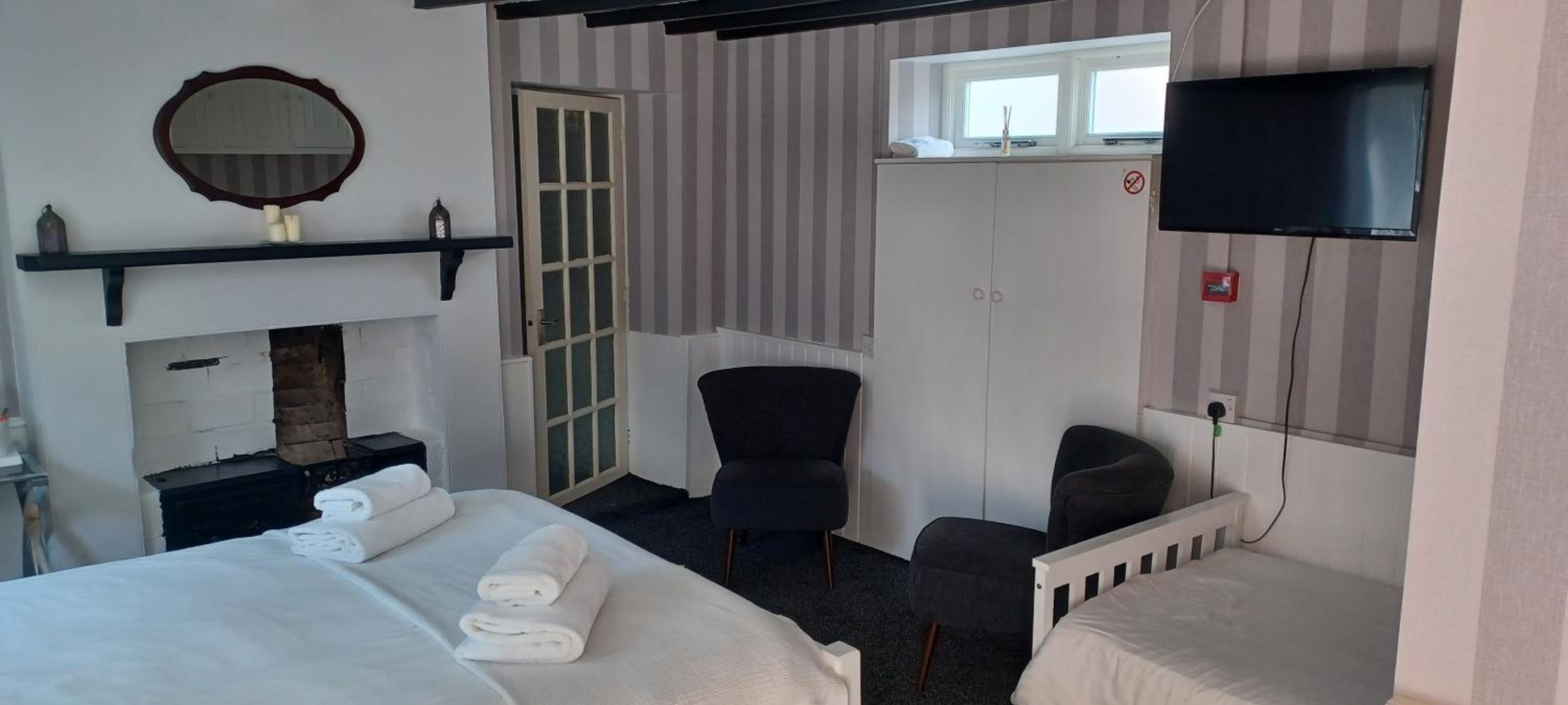 Family Room - Disability Access photo 2