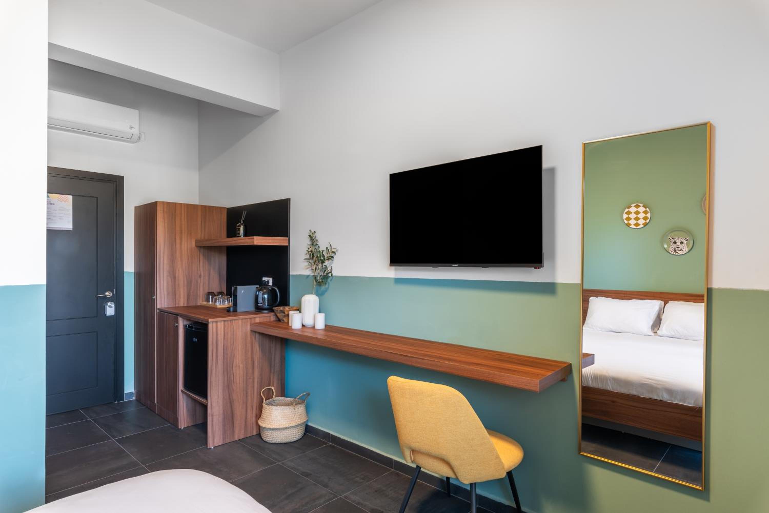 Standard King Room photo 3