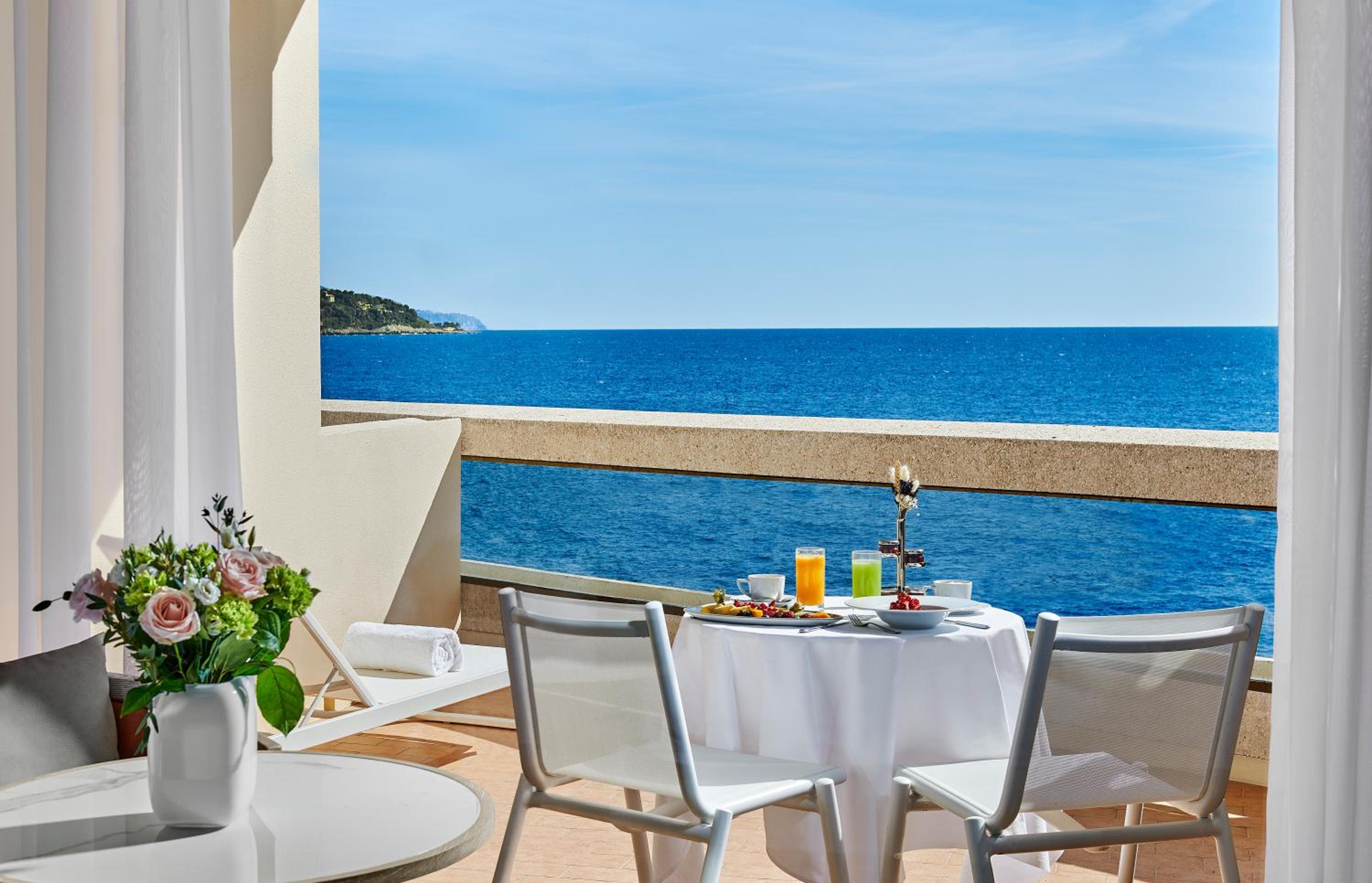 Signature Sea view room 1 King bed thumbnail 6