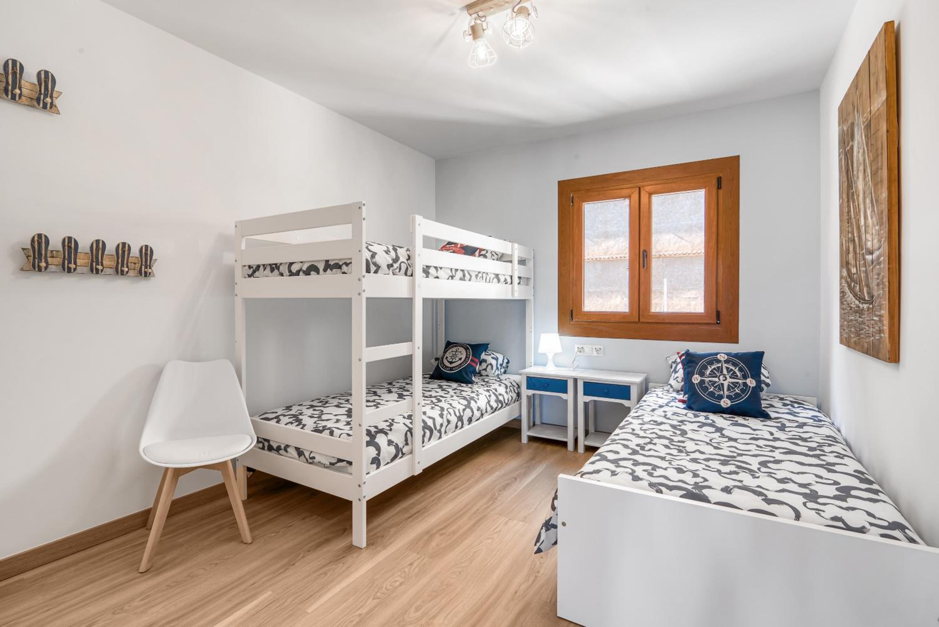 Three-Bedroom Premium Apartment with Balcony photo 3