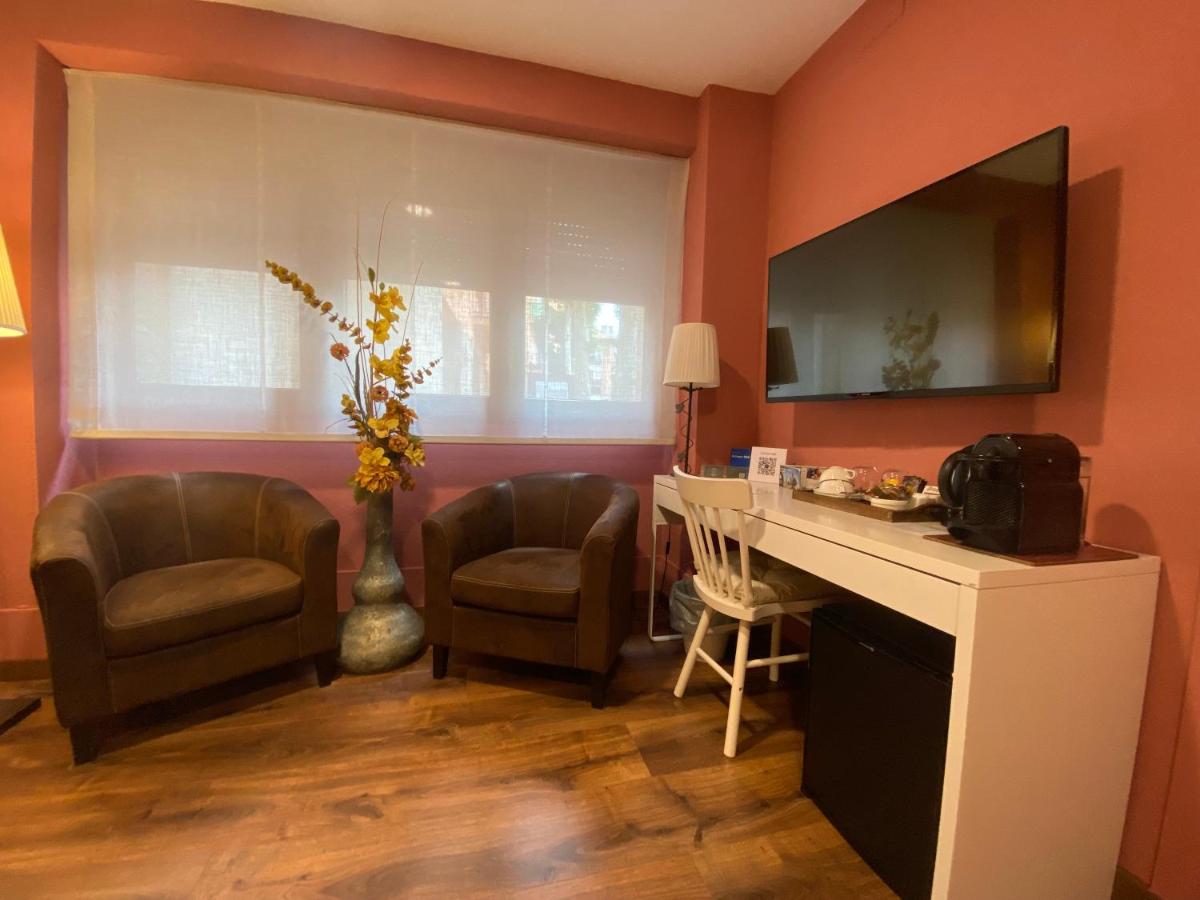 Double Room with Private Bathroom photo 1