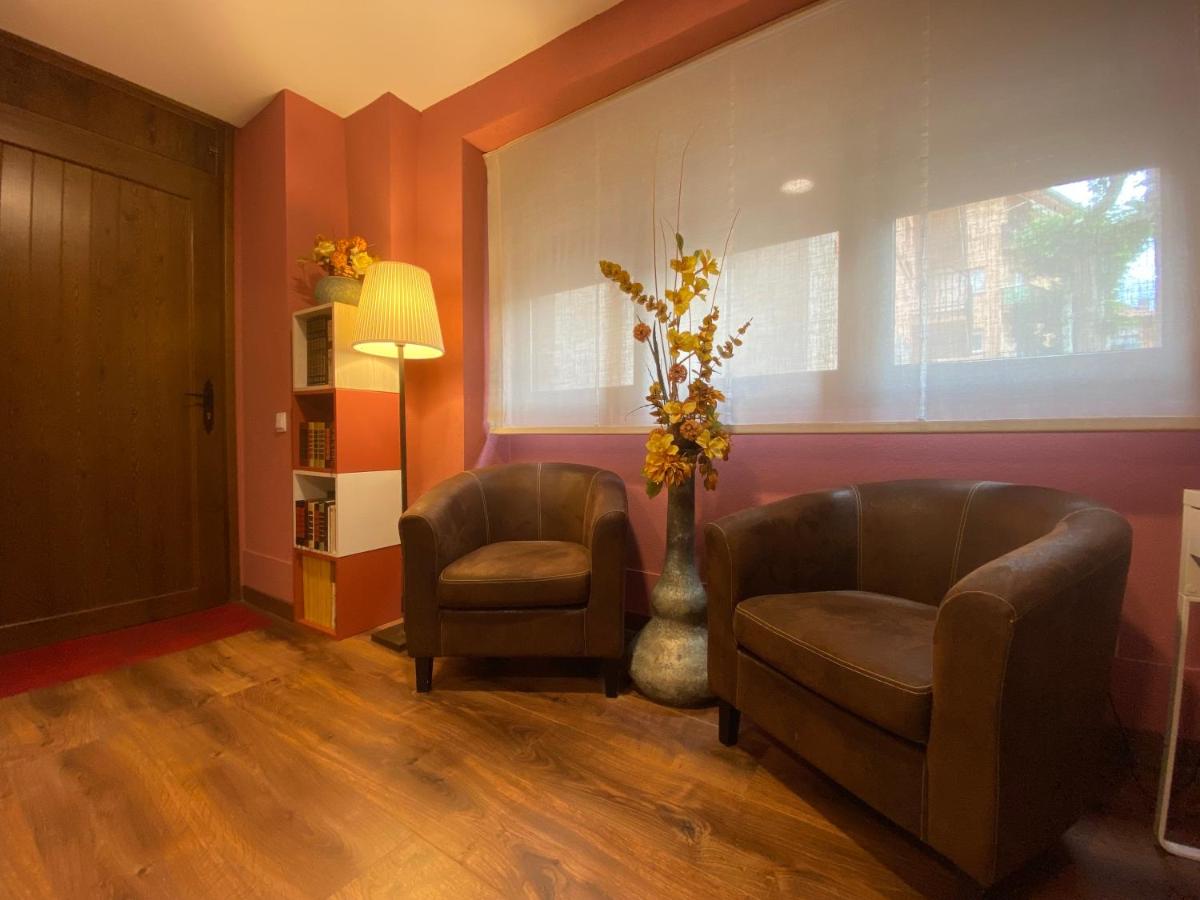 Double Room with Private Bathroom photo 3