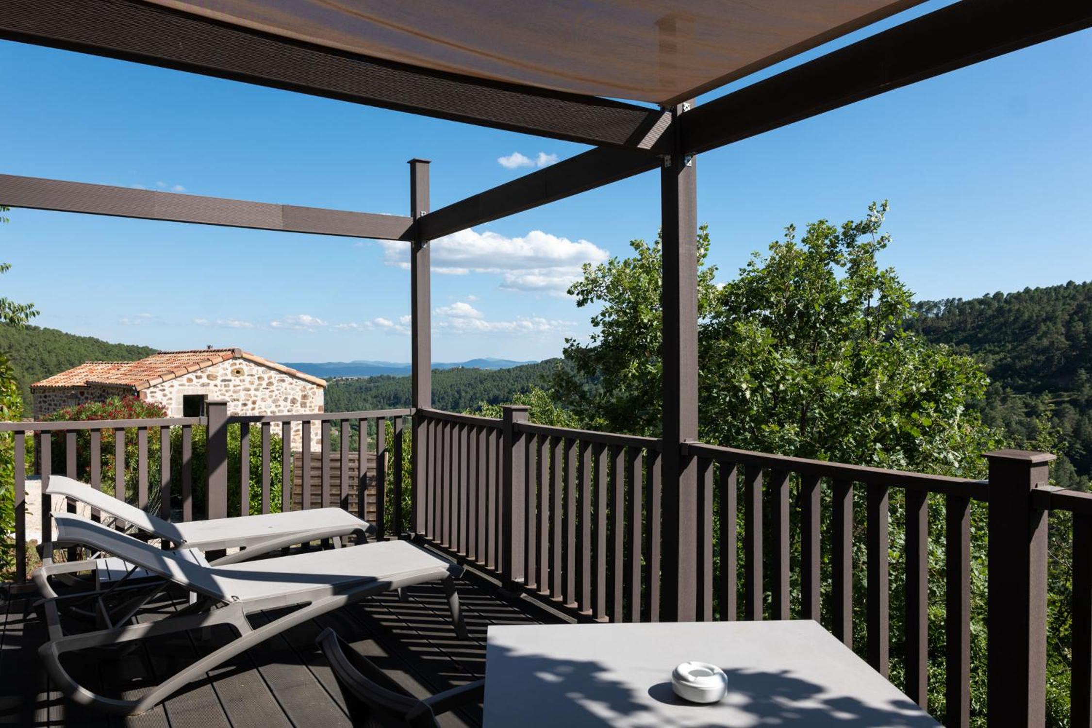 Bungalow with Patio - Photo 4