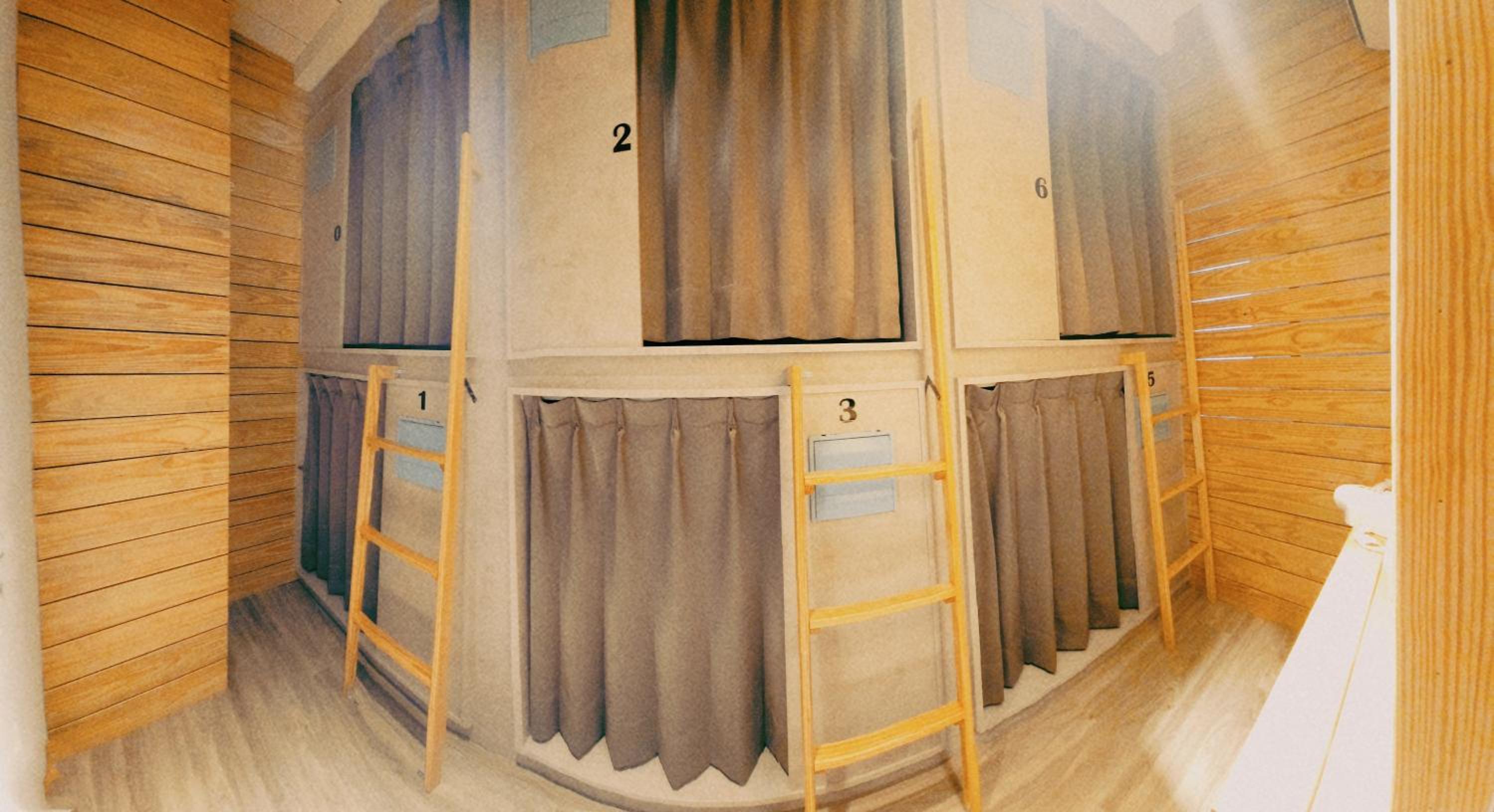 Bed in 6-Bed Mixed Dormitory Room photo 1