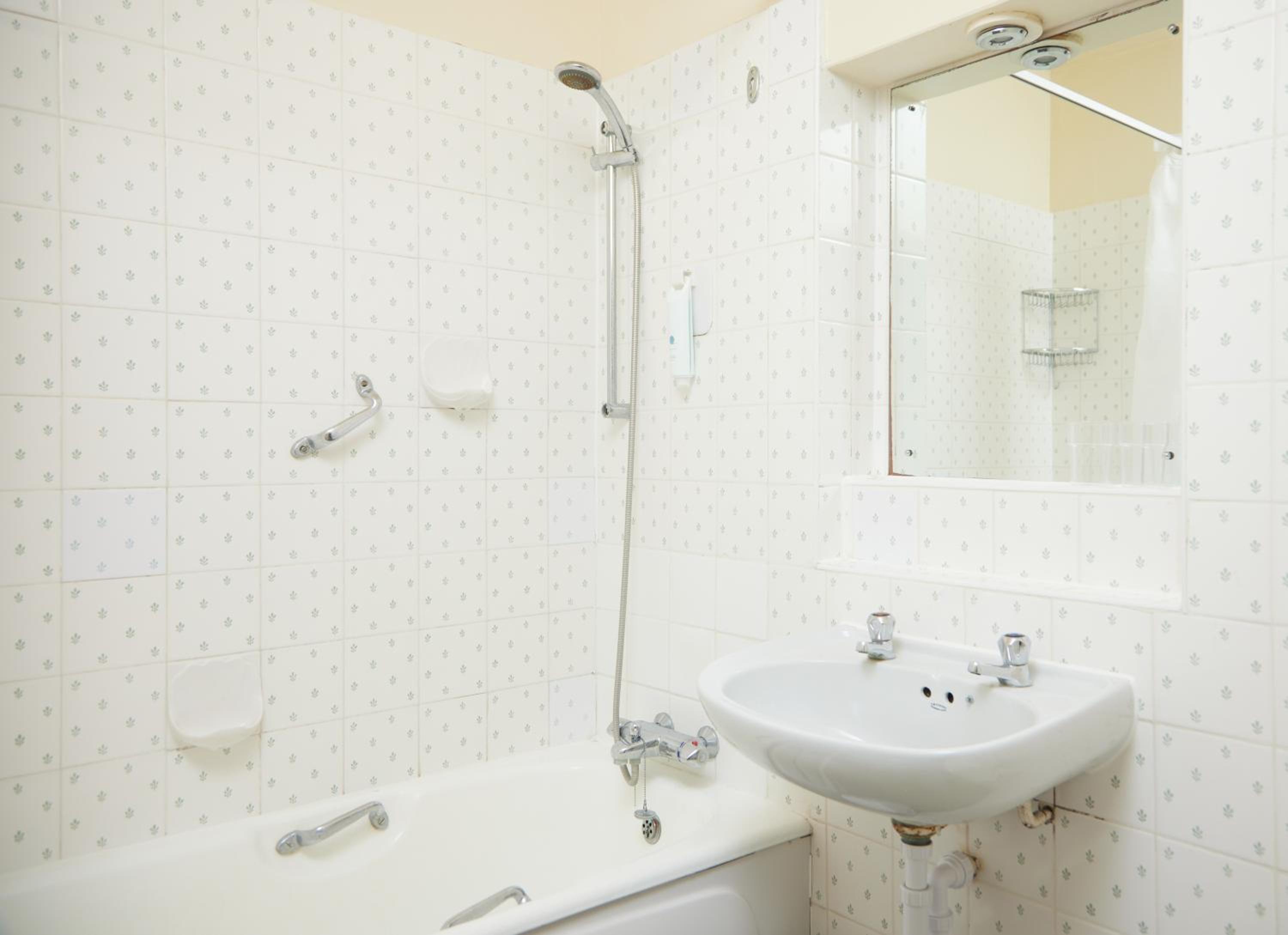Double Room - Photo 2