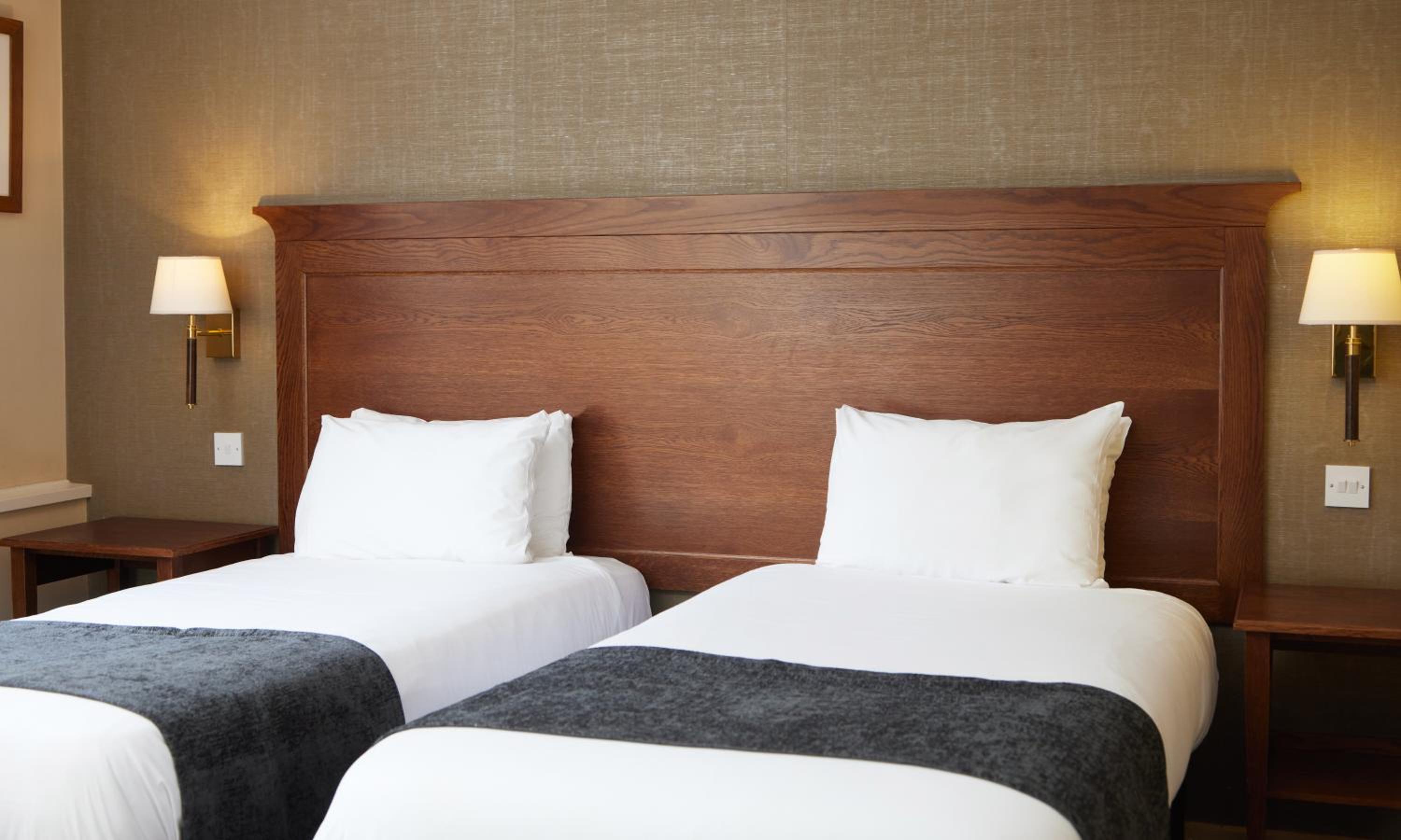 Twin Room - Photo 4