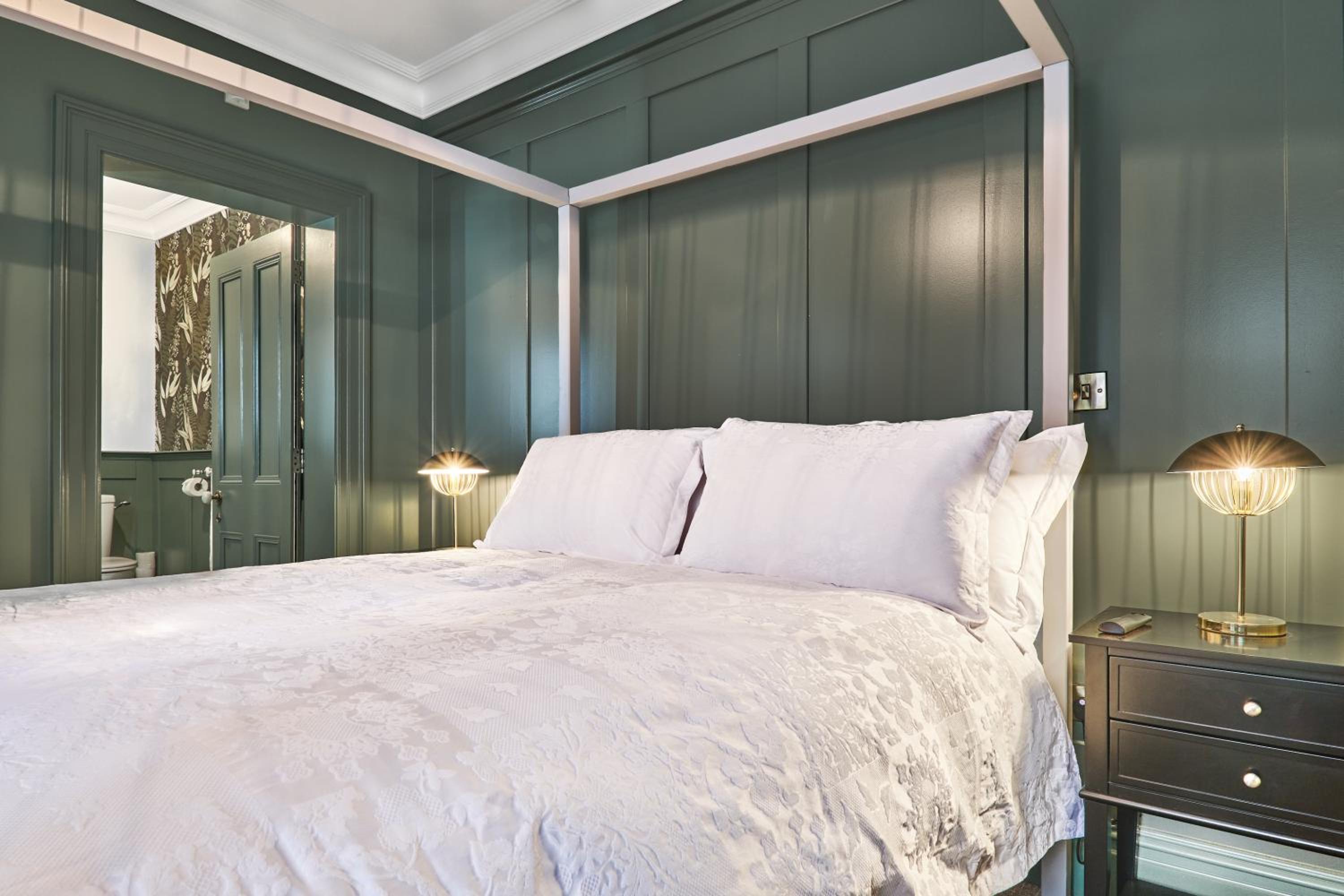Deluxe King Room photo 3