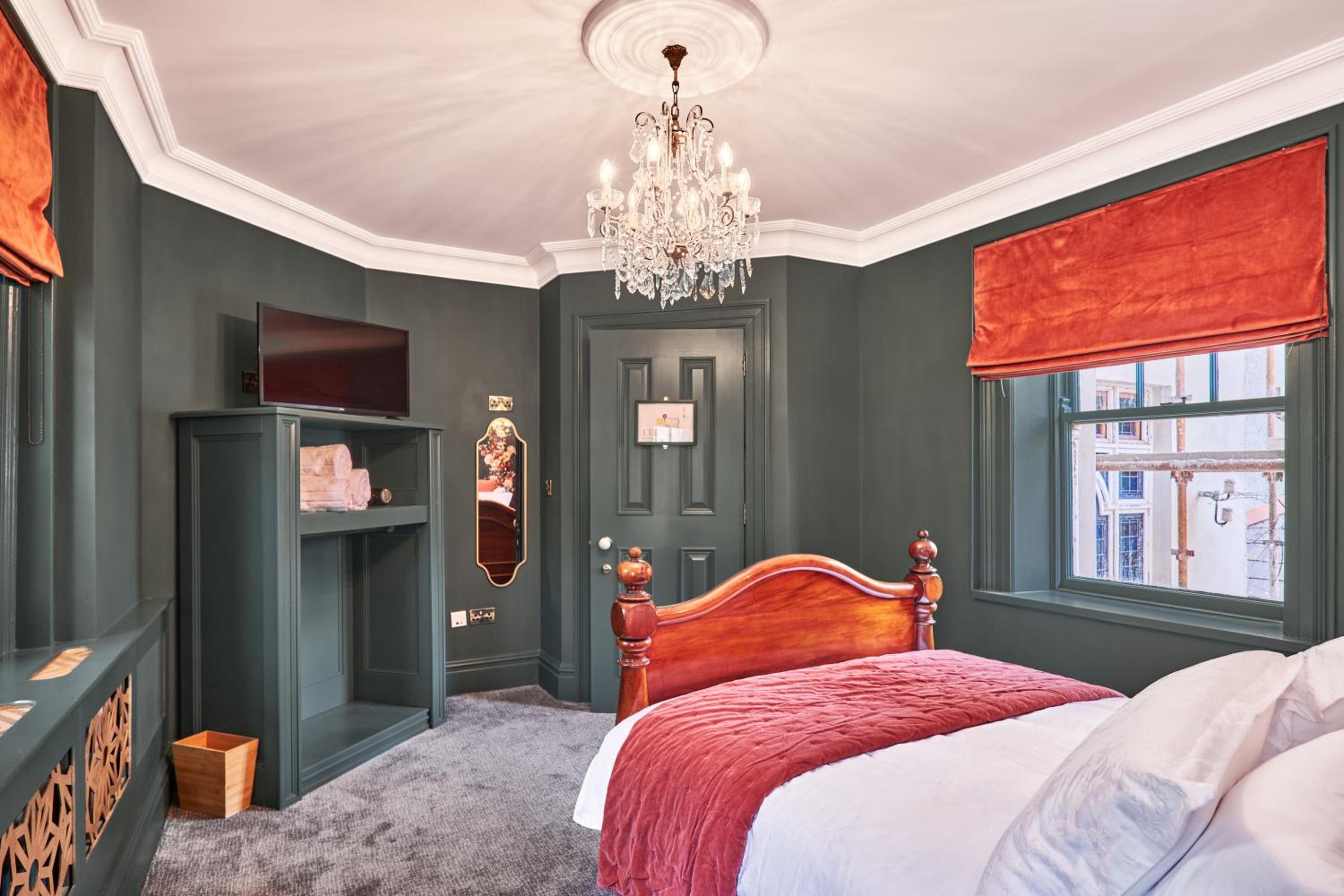 Double Room - Photo 11