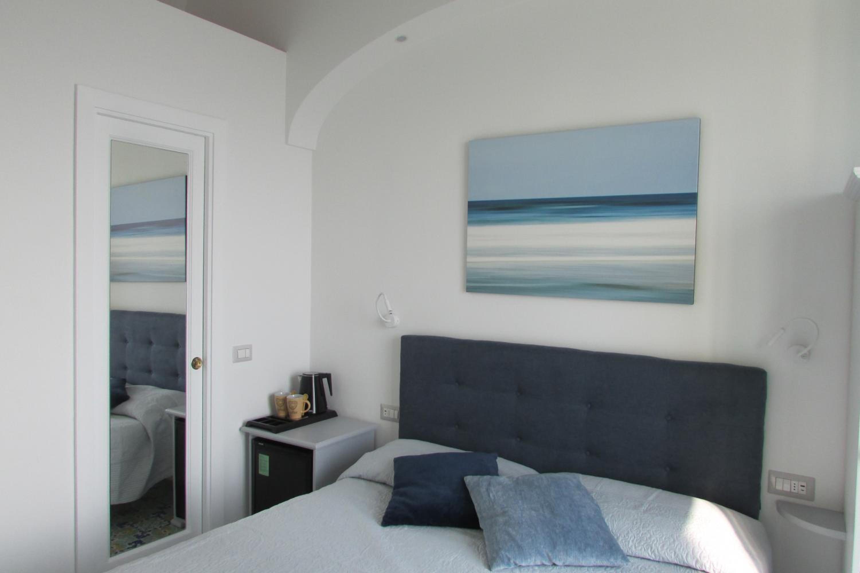 Double Room With Balcony And Sea View photo 3