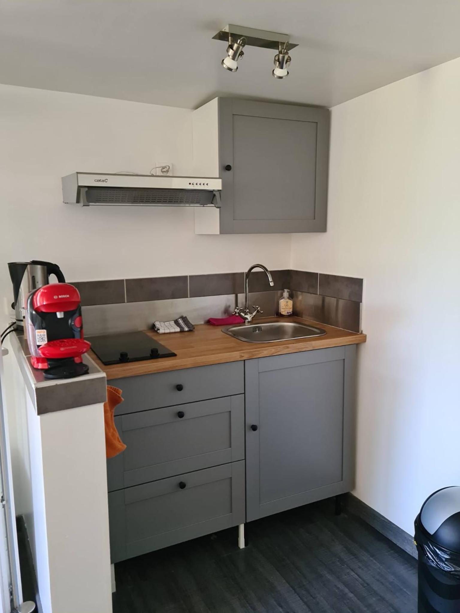 Studio Apartment - Photo 6
