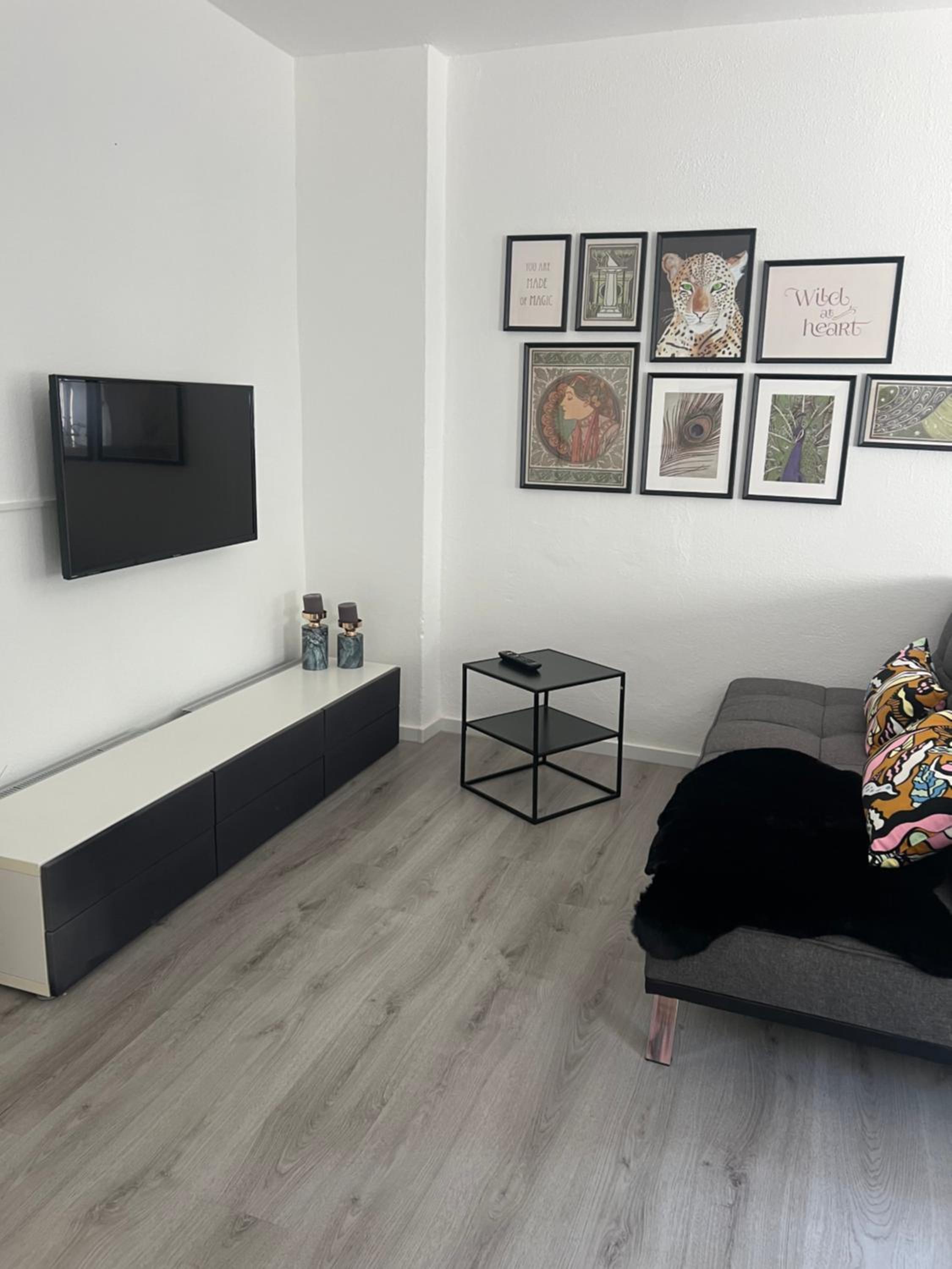 One-Bedroom Apartment photo 1