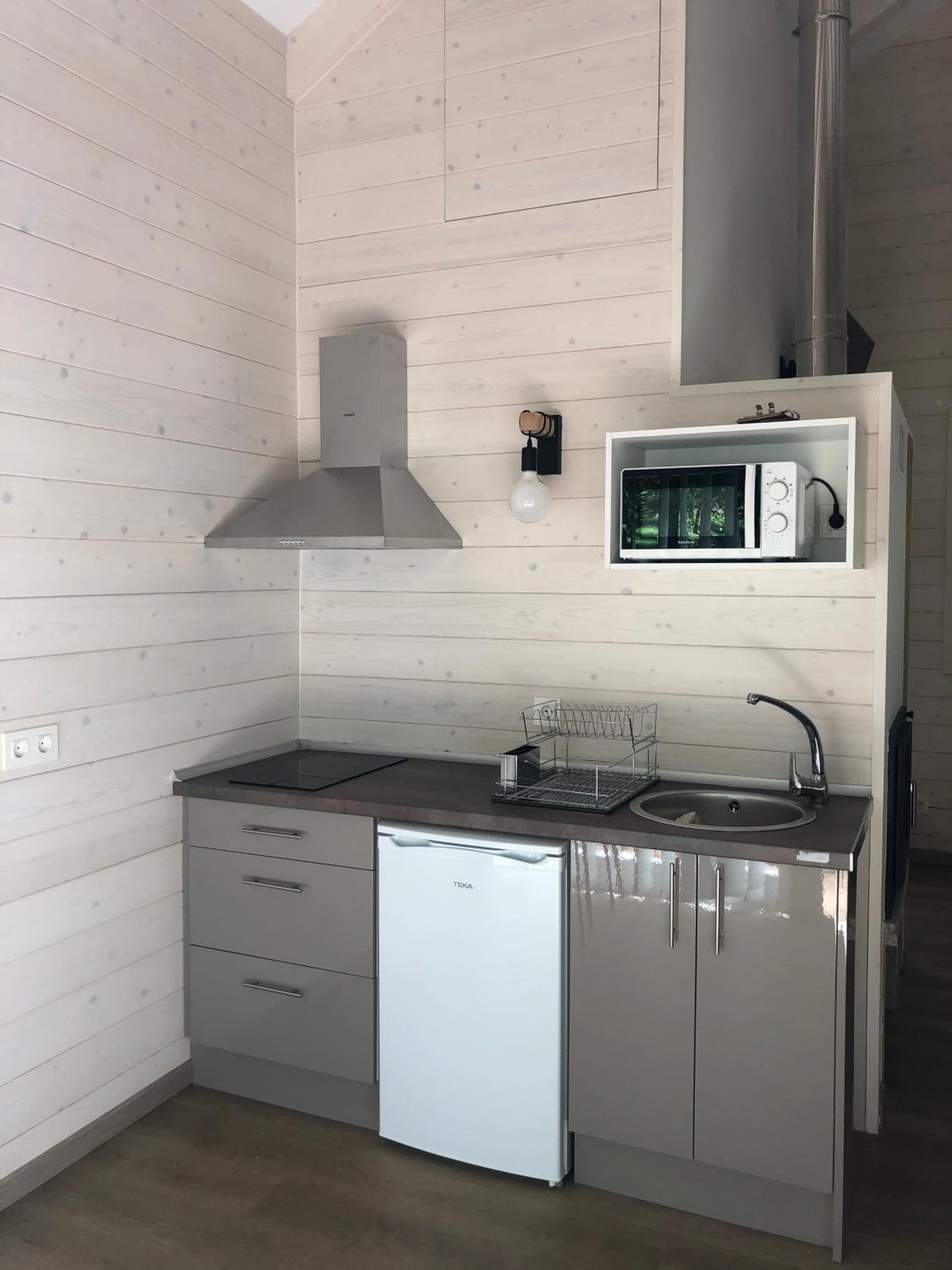 One-Bedroom Cottage - Photo 6
