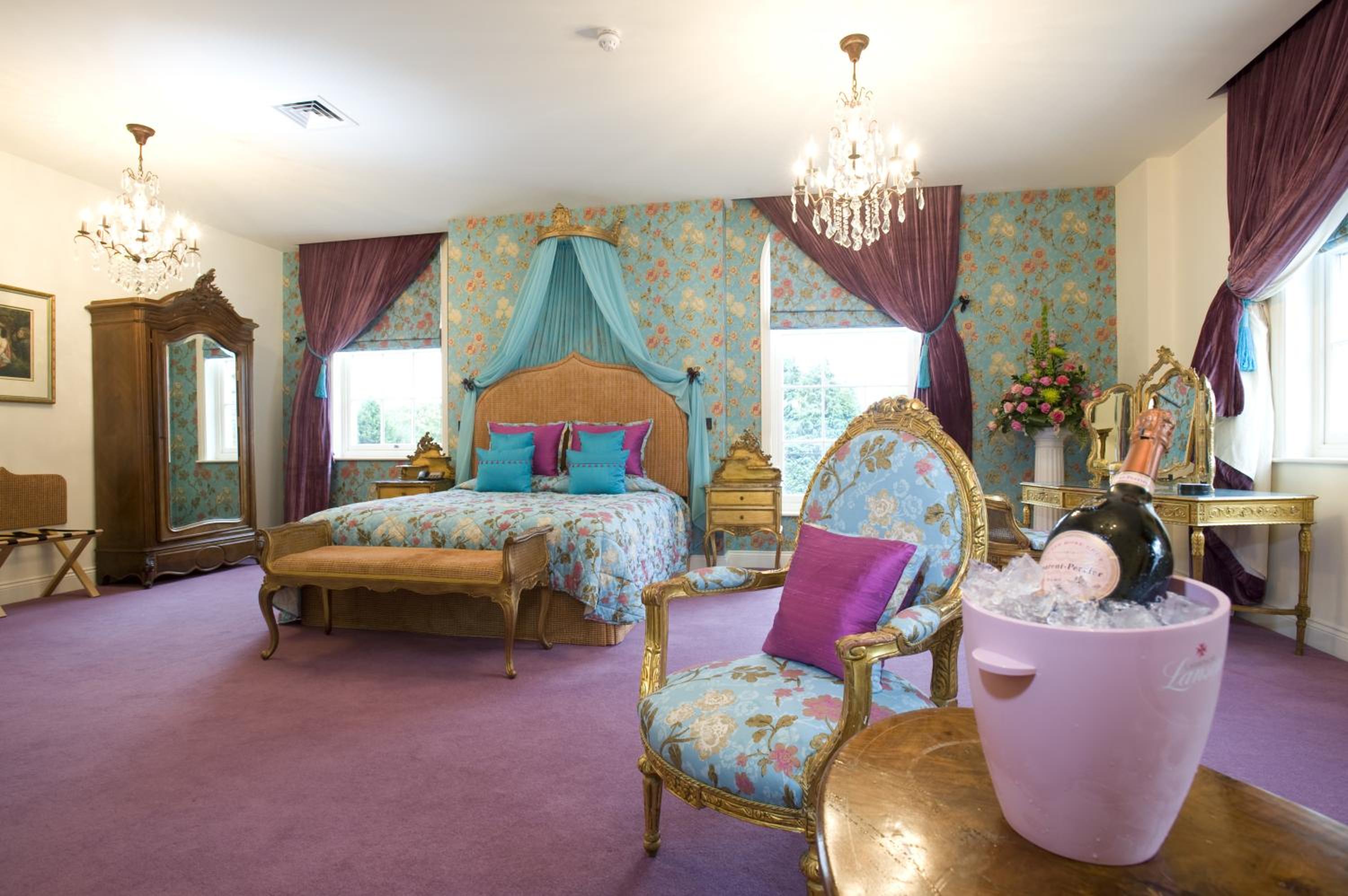 Suite - Photo 2