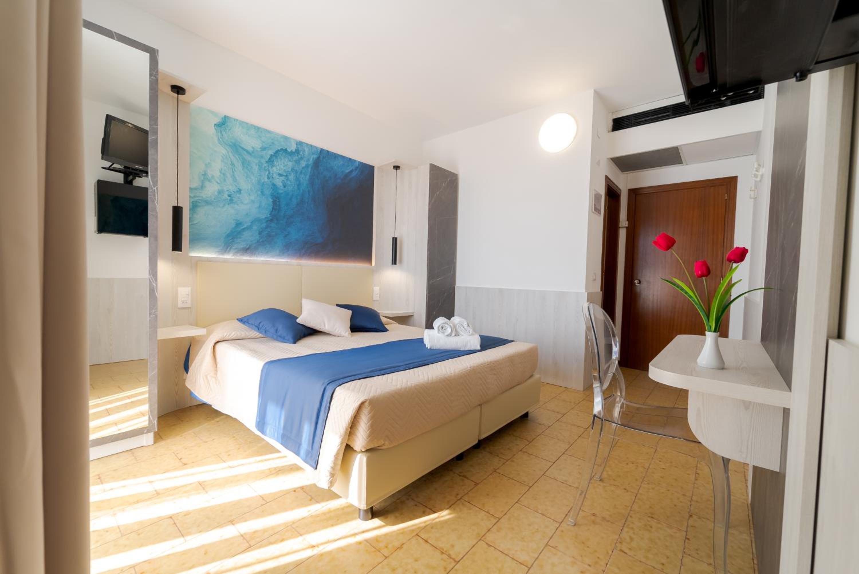 Superior Double or Twin Room with Sea View photo 1