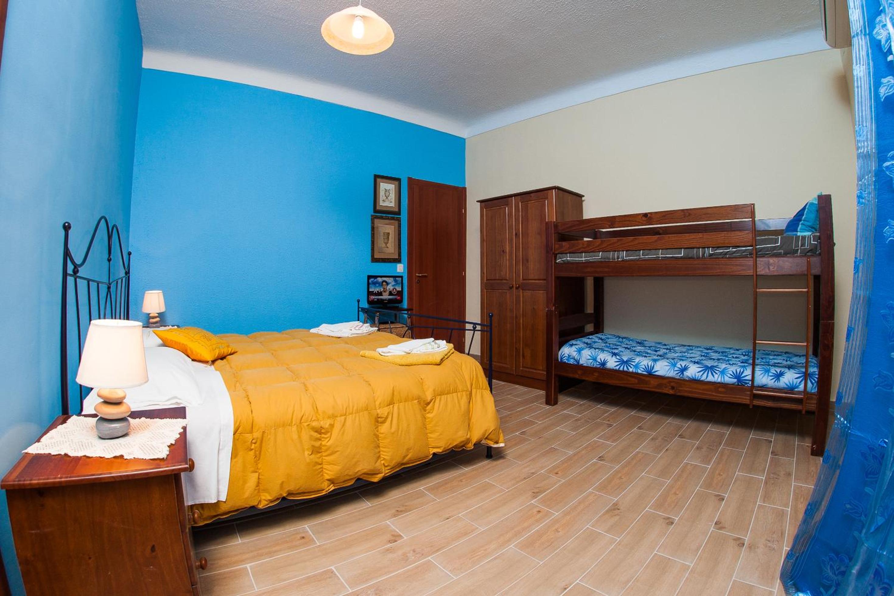 Quadruple Room - Photo 2