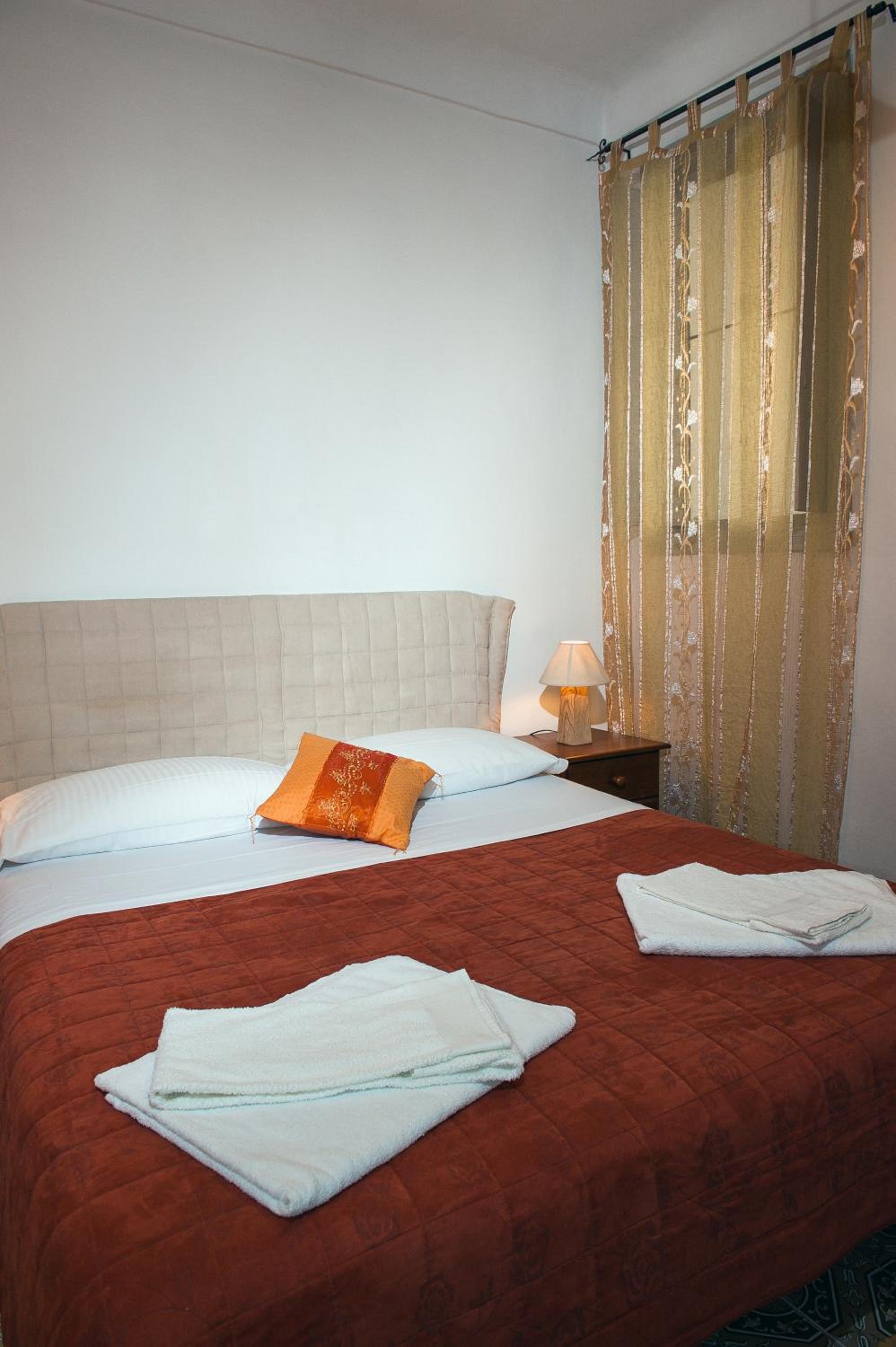 Double Room - Photo 3
