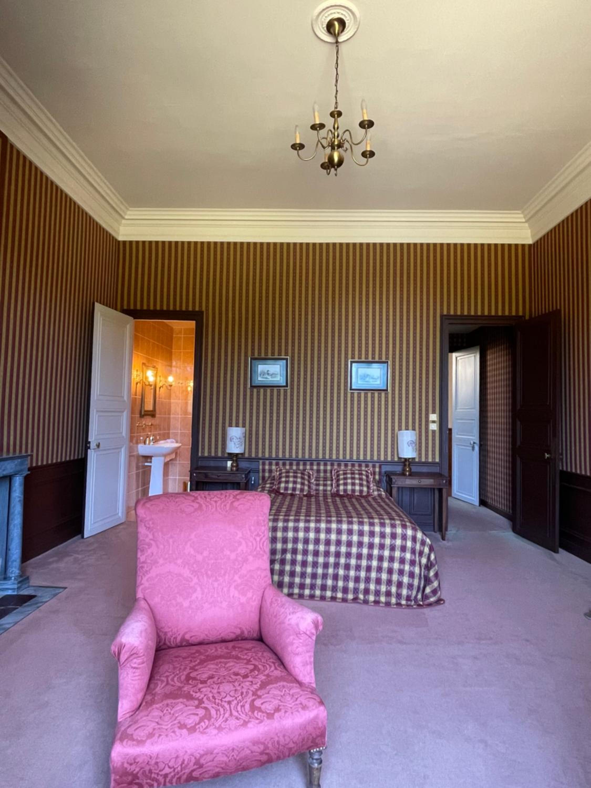 Double Room with Private Bathroom - Photo 1