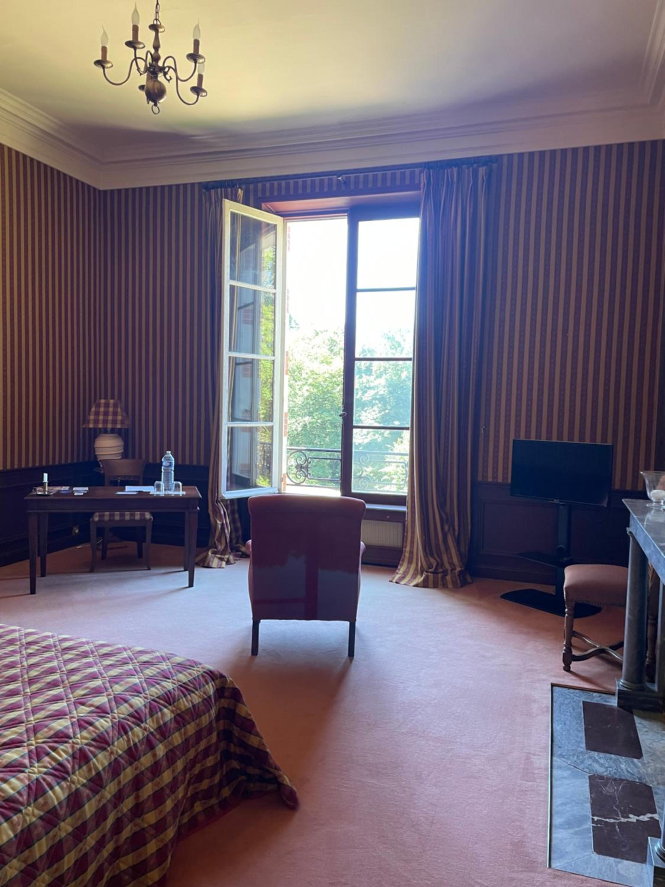 Double Room with Private Bathroom - Photo 2