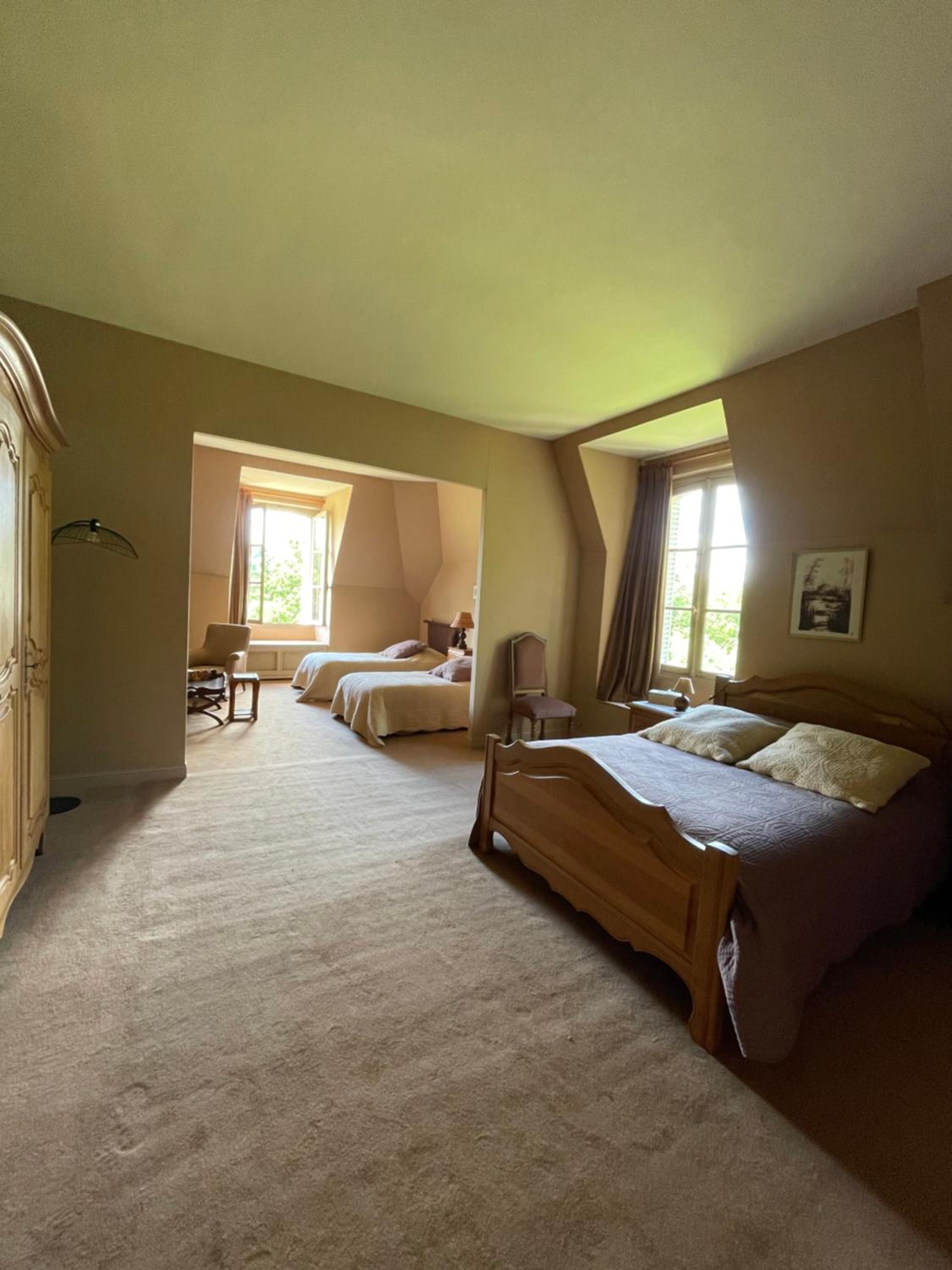 Family Room with Private Bathroom - Photo 1