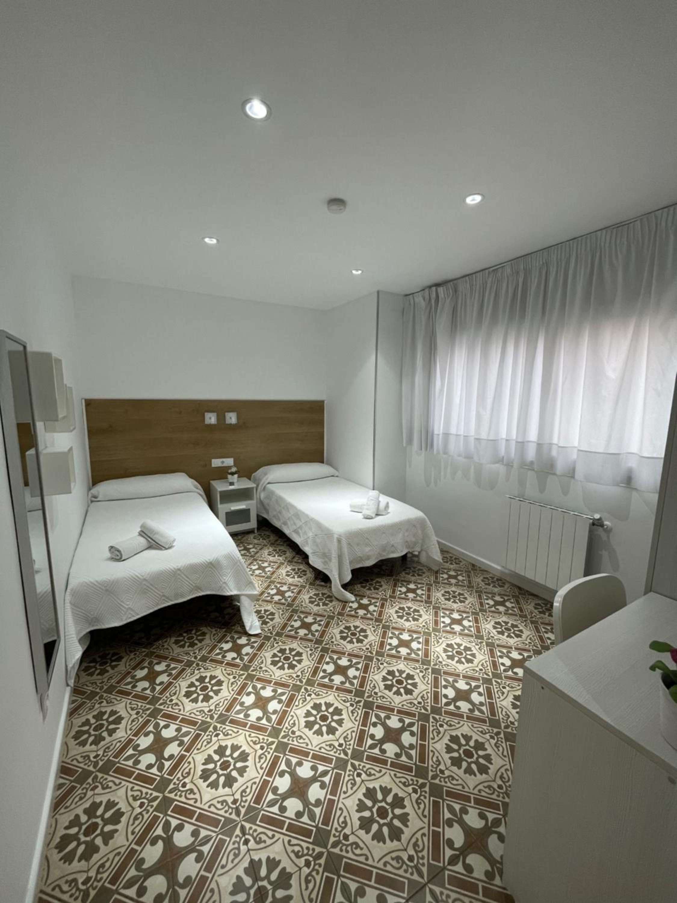 Double or Twin Room with Private Bathroom photo 1