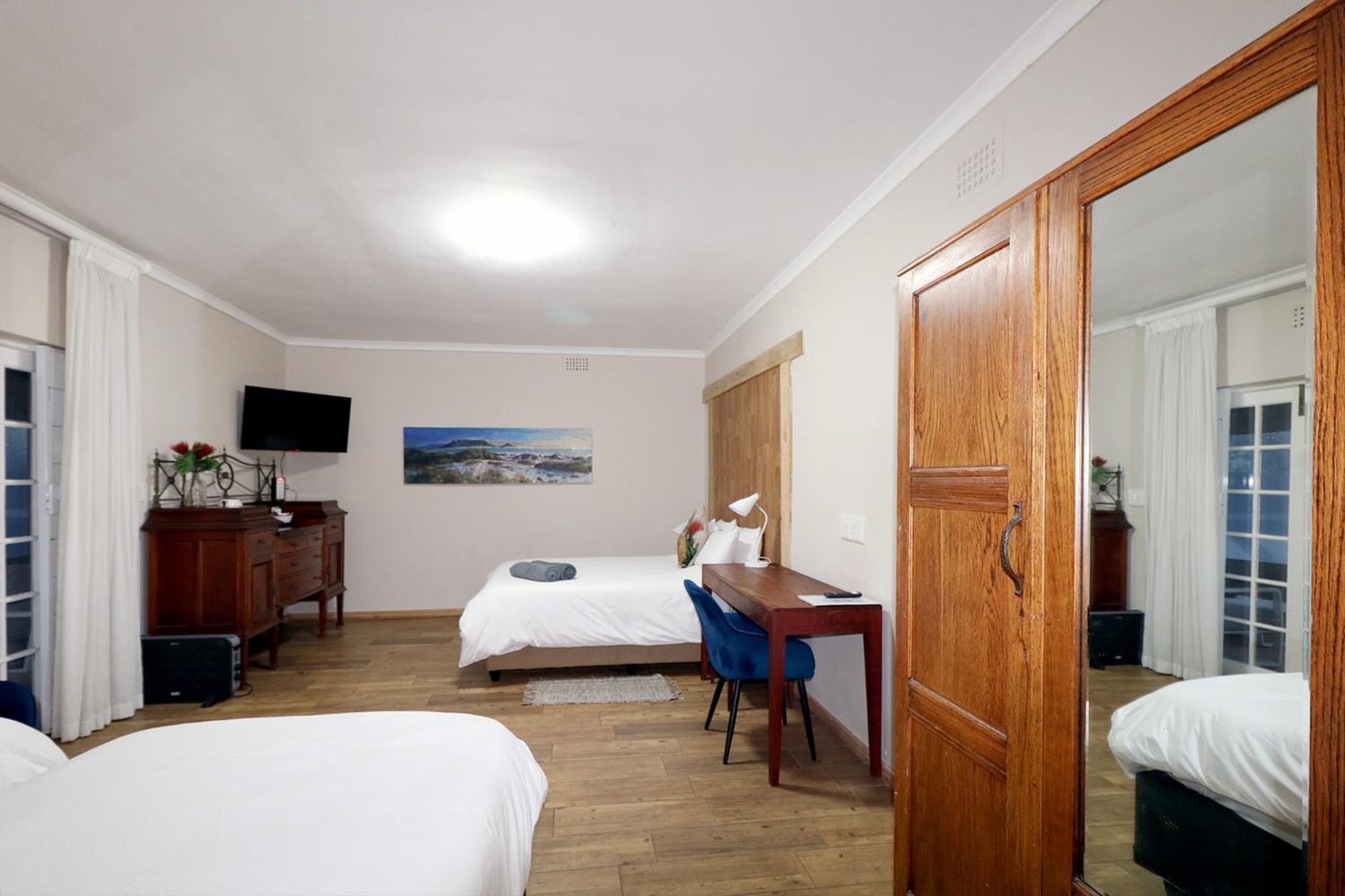 Deluxe Double Room - Photo 15