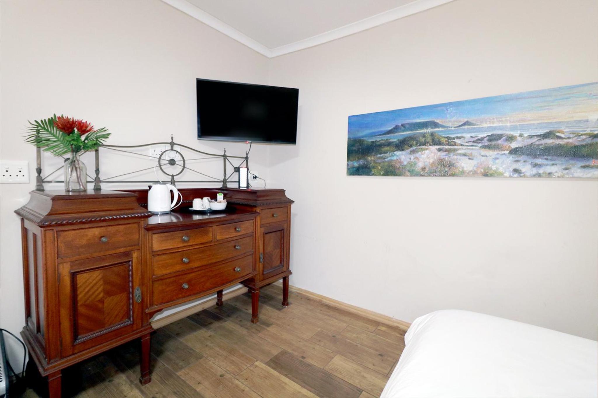 Deluxe Double Room - Photo 13