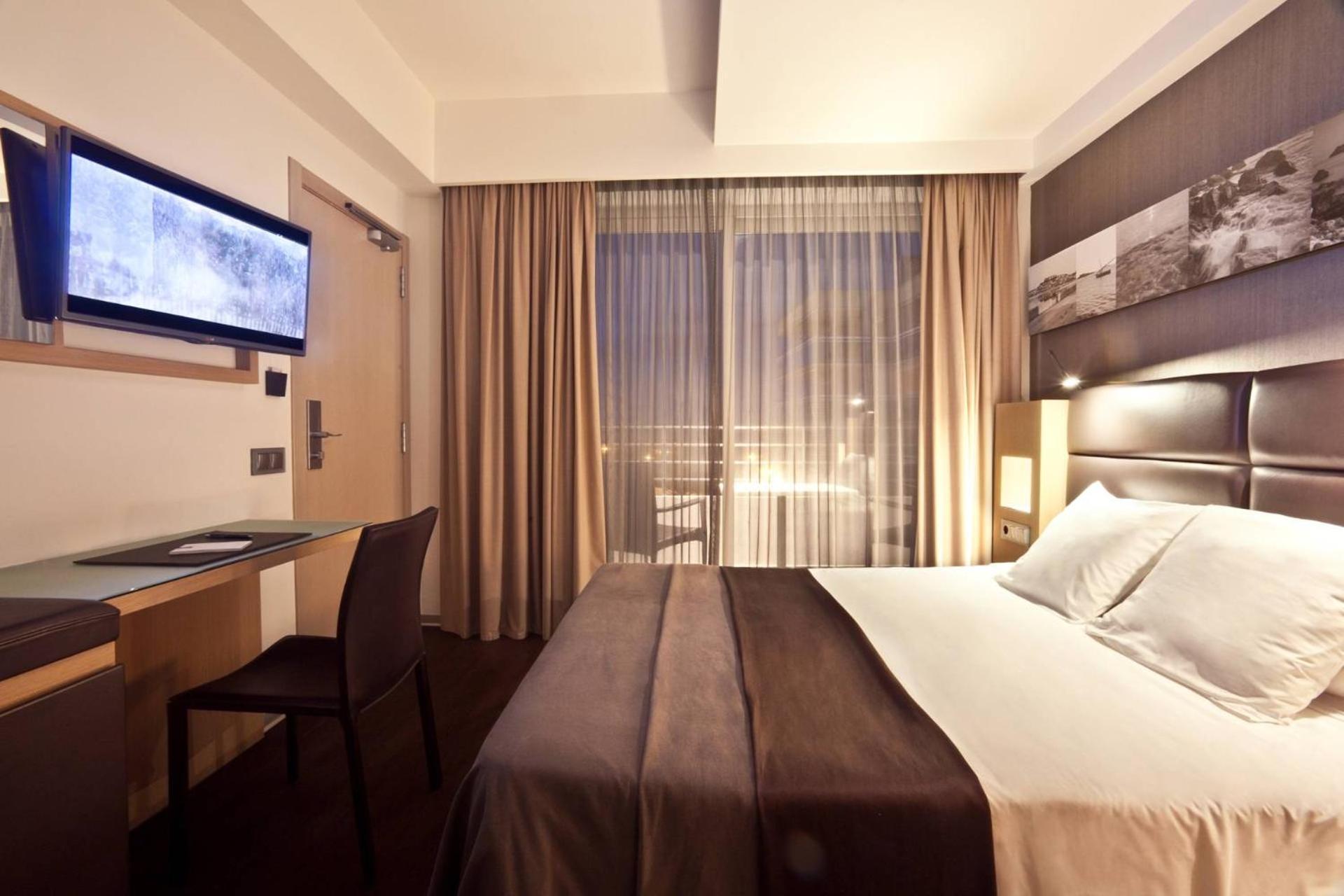 Deluxe Room with Mountain View photo 3