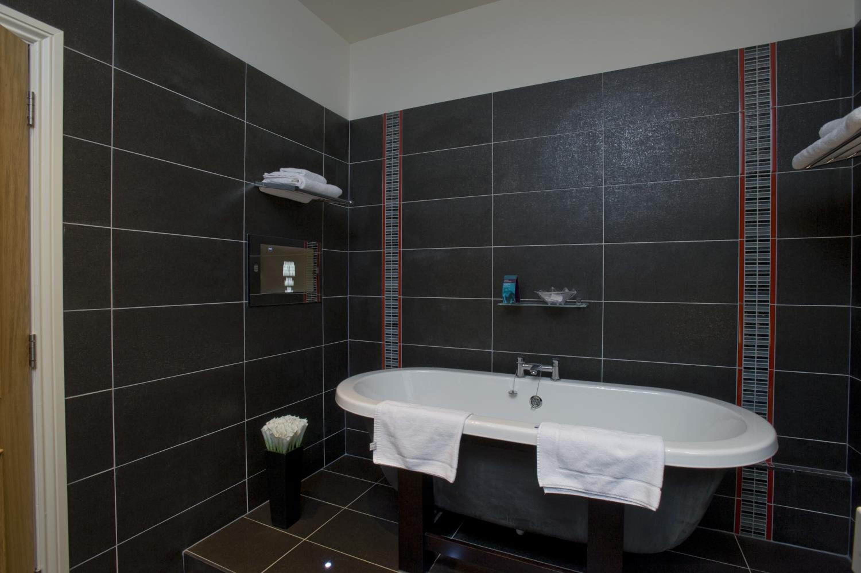 Suite - Photo 12