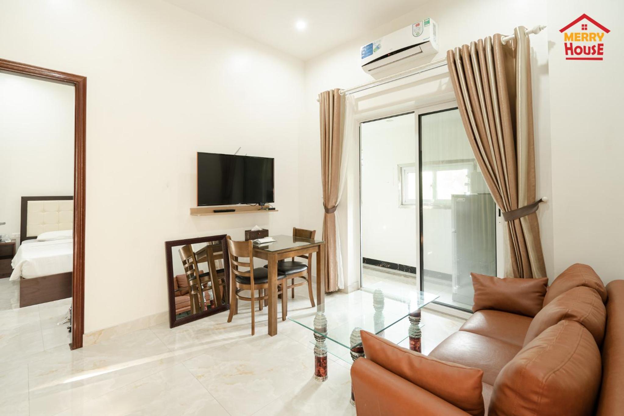 One-Bedroom Apartment - Photo 1