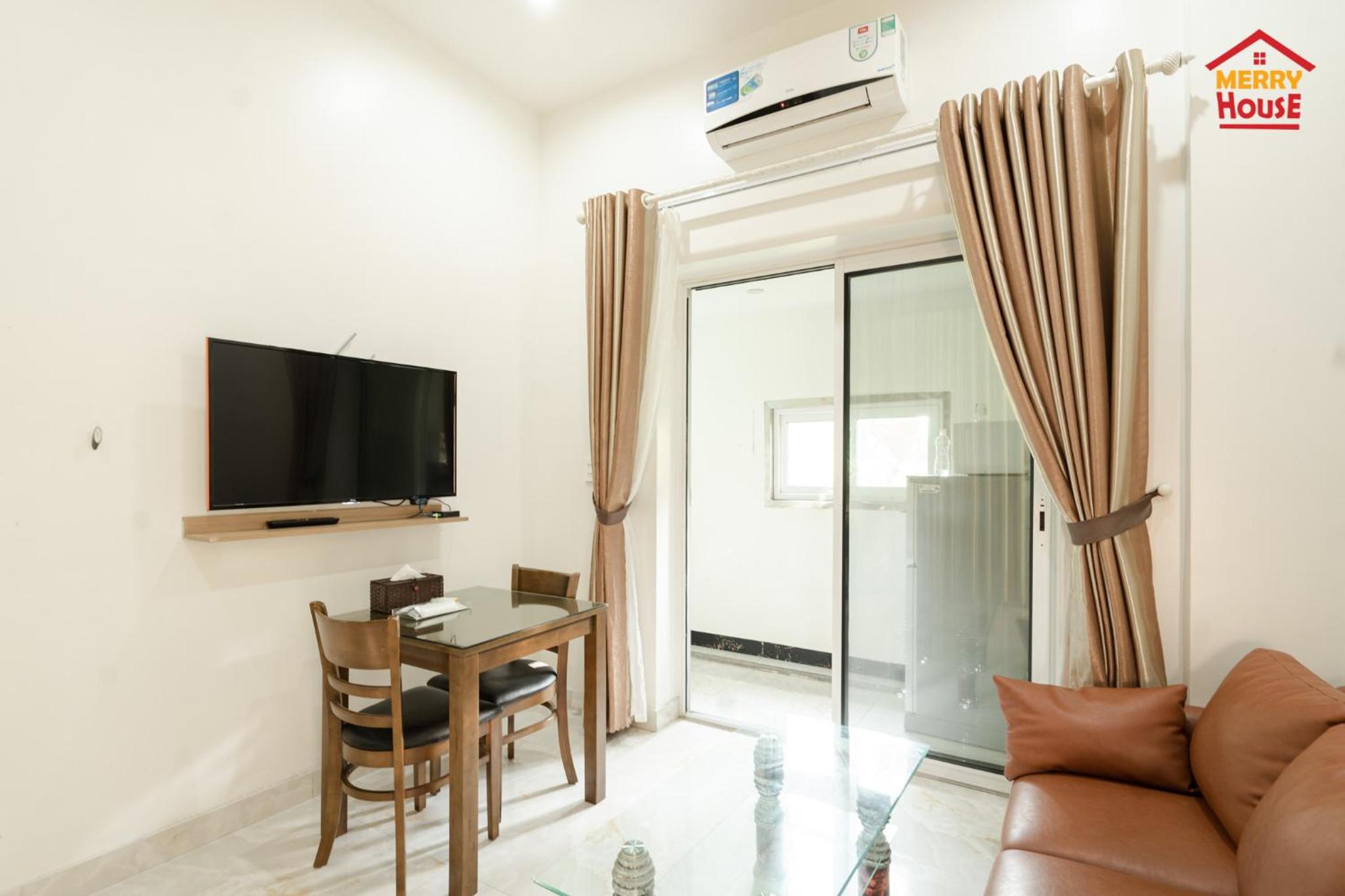 One-Bedroom Apartment - Photo 6