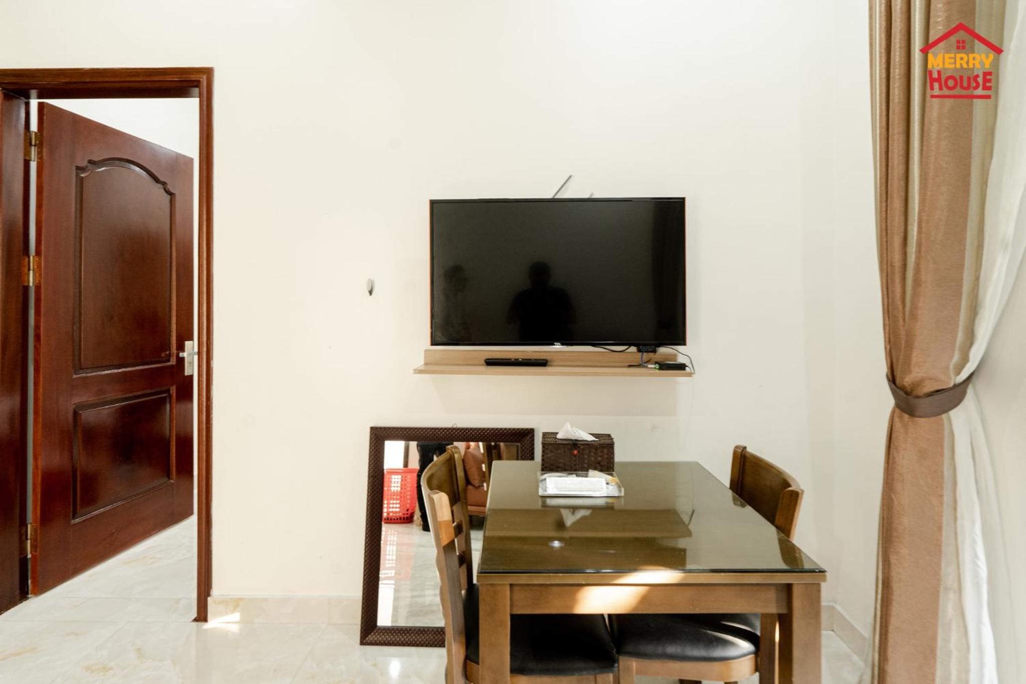 One-Bedroom Apartment - Photo 5
